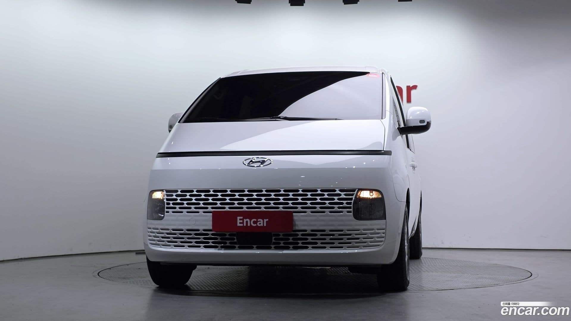 Main__Slider__Photo:Staria Hyundai 2023.1-2