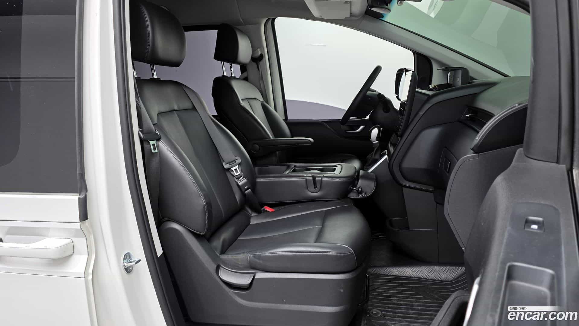 Staria Hyundai 2023.1-OPTION-015