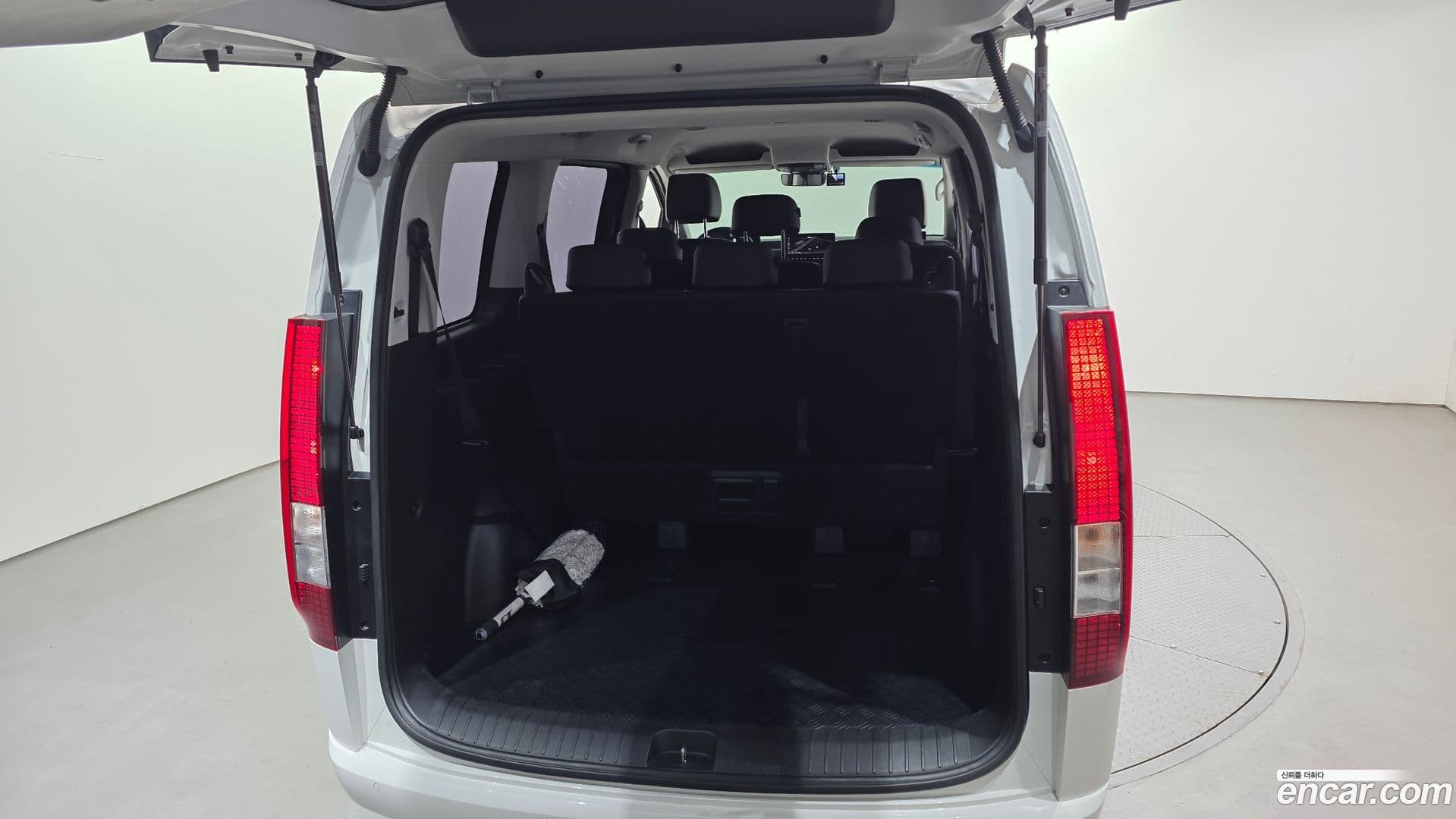 Main__Slider__Photo:Staria Hyundai 2023.1-19
