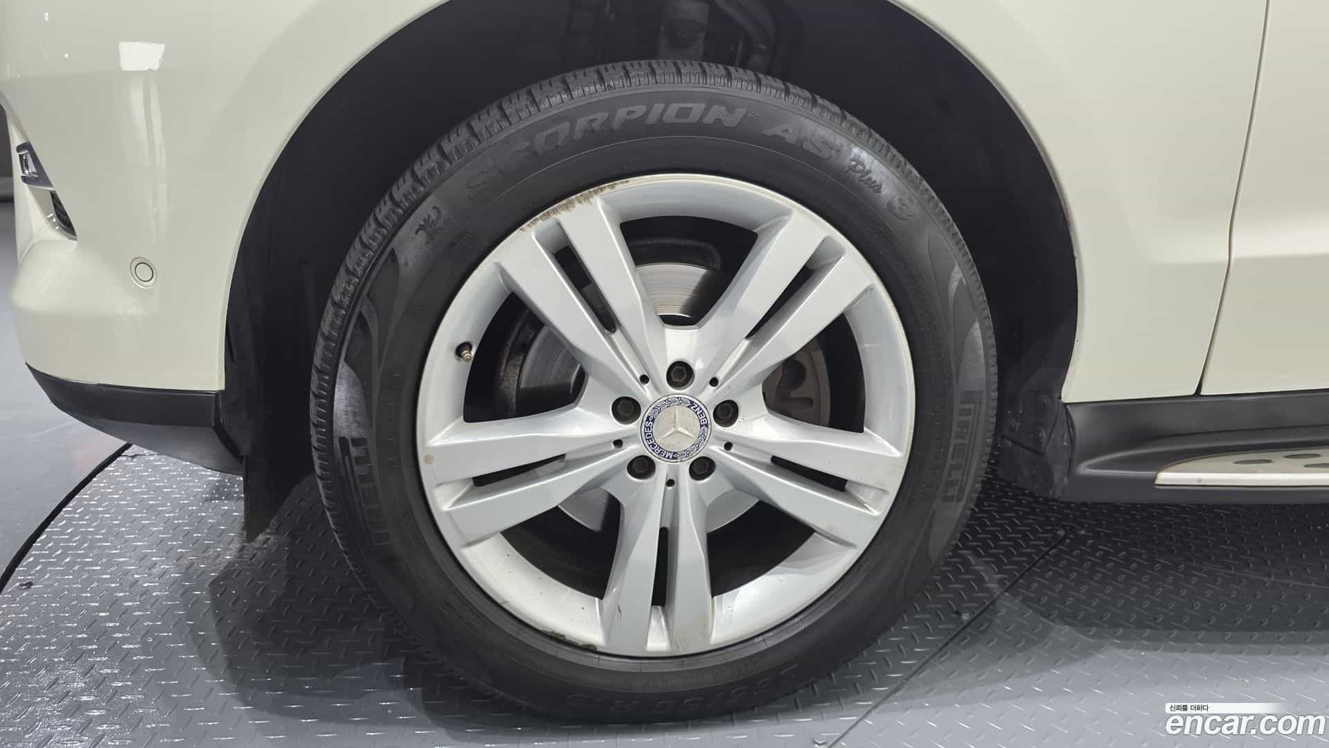 M-class Mercedes-Benz 2012.10-OUTER-005