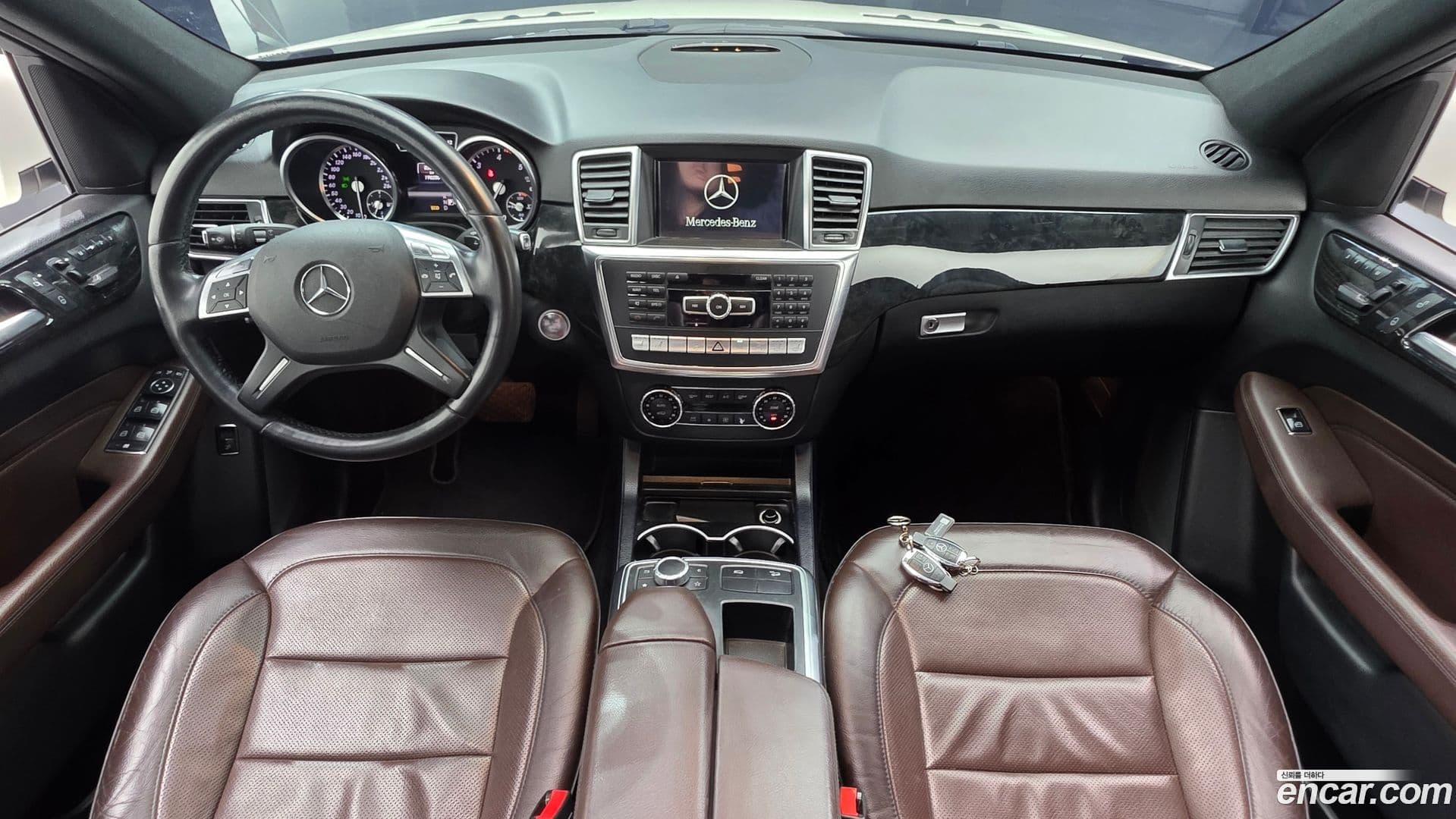 Main__Slider__Photo:M-class Mercedes-Benz 2012.10-6