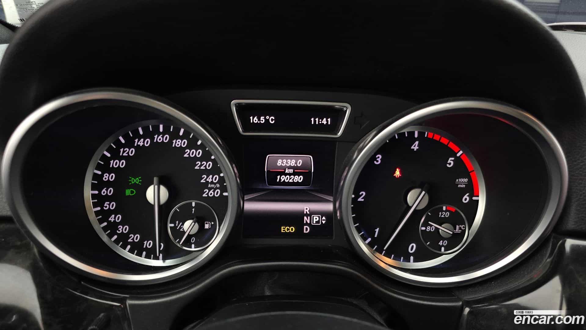 M-class Mercedes-Benz 2012.10-INNER-008