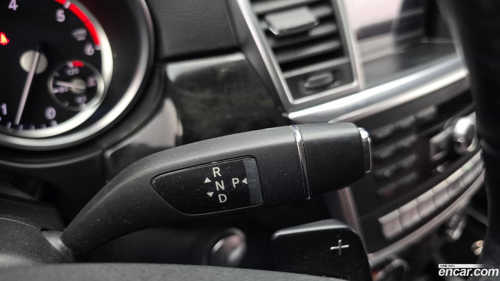 M-class Mercedes-Benz 2012.10-INNER-009