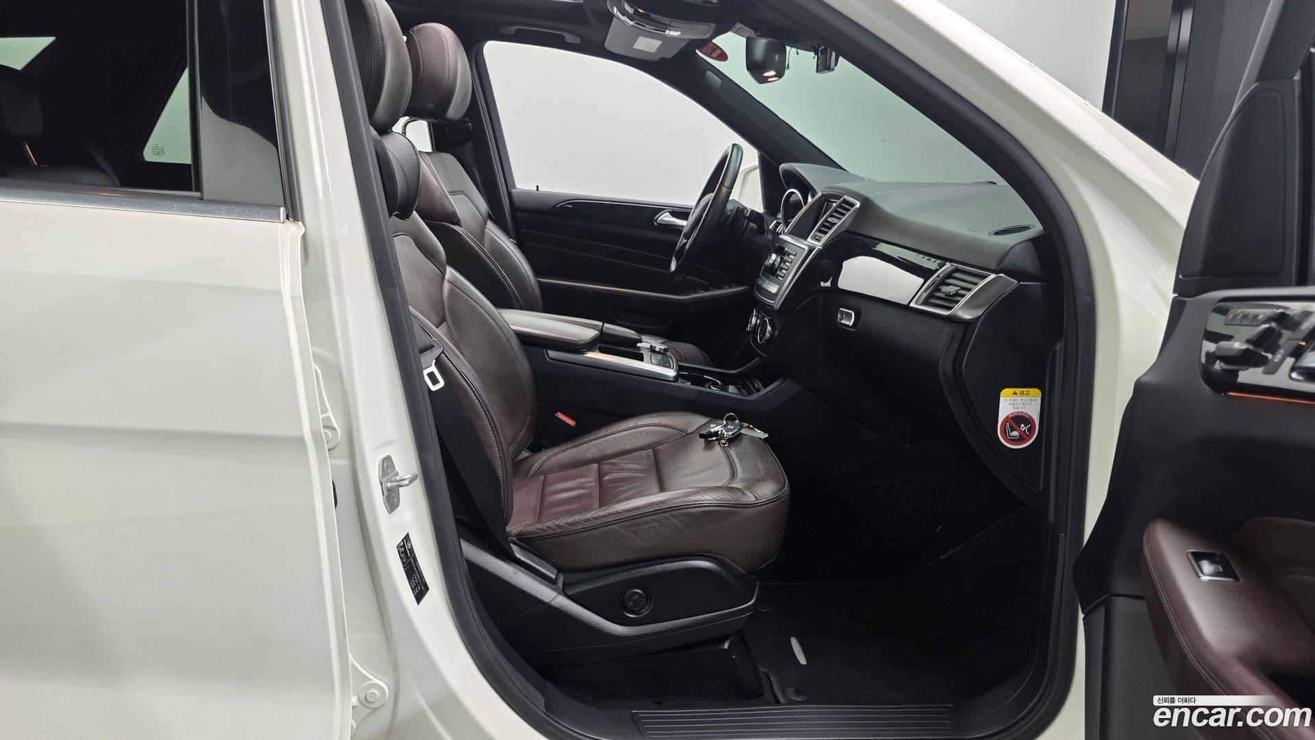 Main__Slider__Photo:M-class Mercedes-Benz 2012.10-10