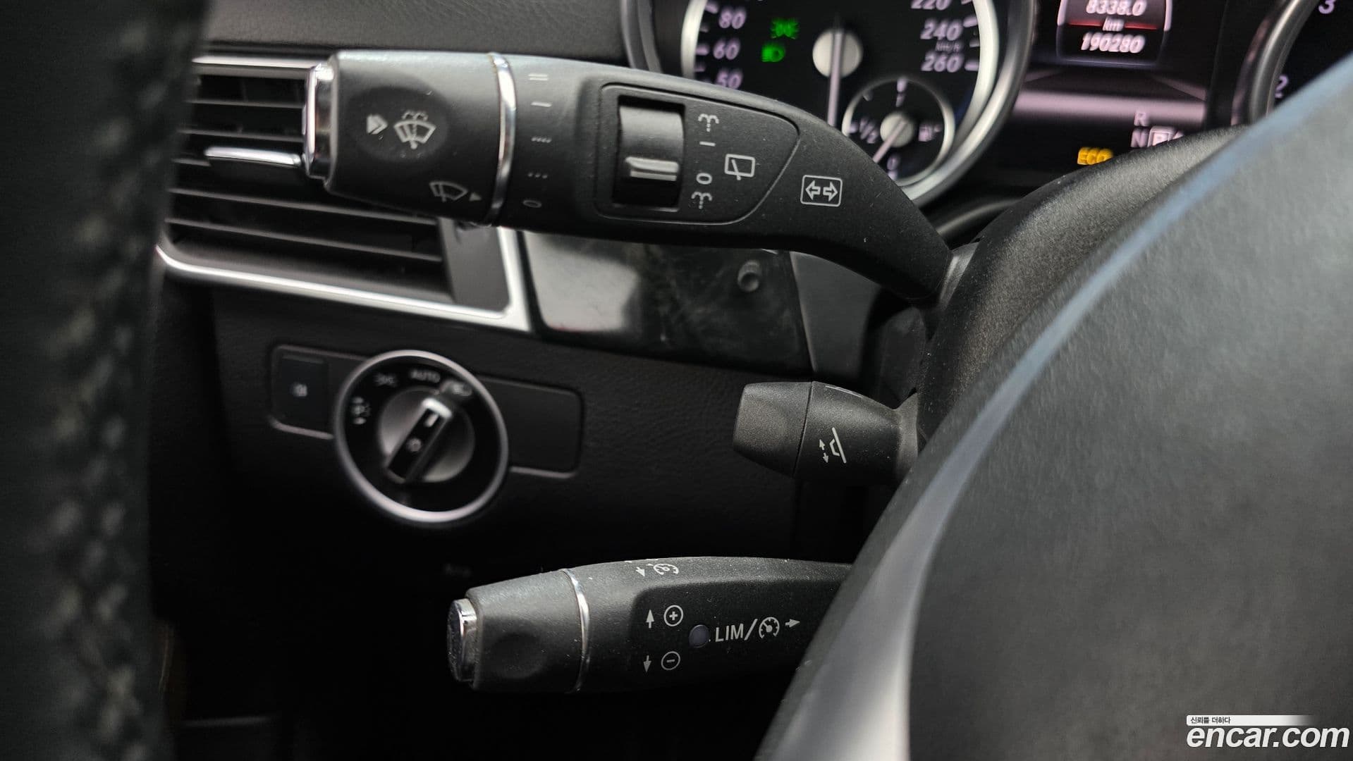 Main__Slider__Photo:M-class Mercedes-Benz 2012.10-15