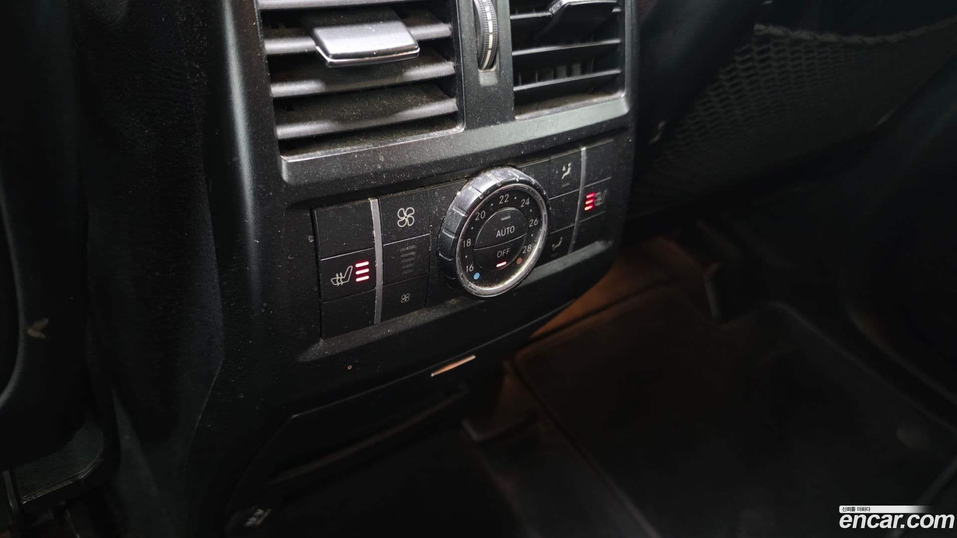 Main__Slider__Photo:M-class Mercedes-Benz 2012.10-17