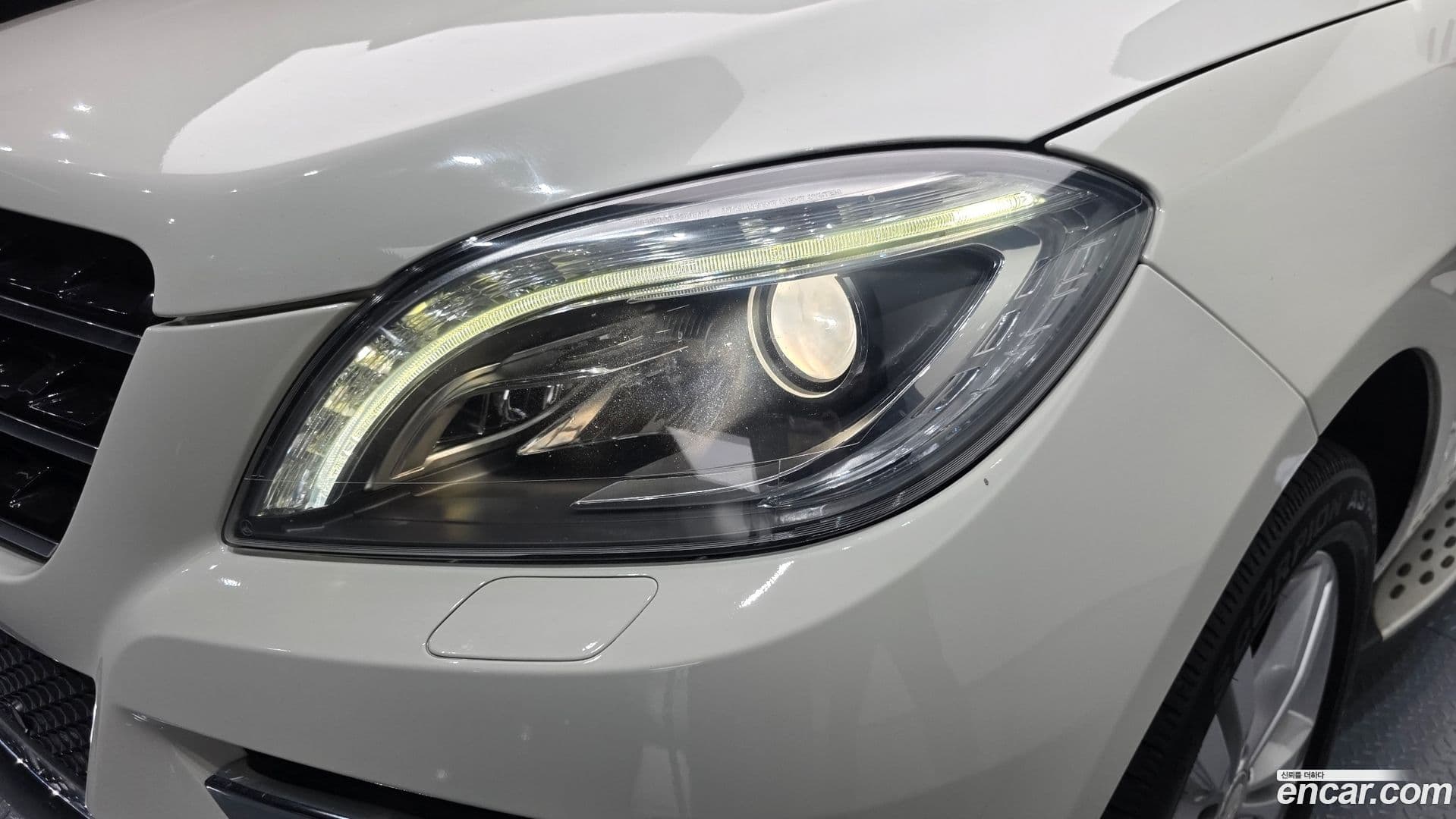 Main__Slider__Photo:M-class Mercedes-Benz 2012.10-21