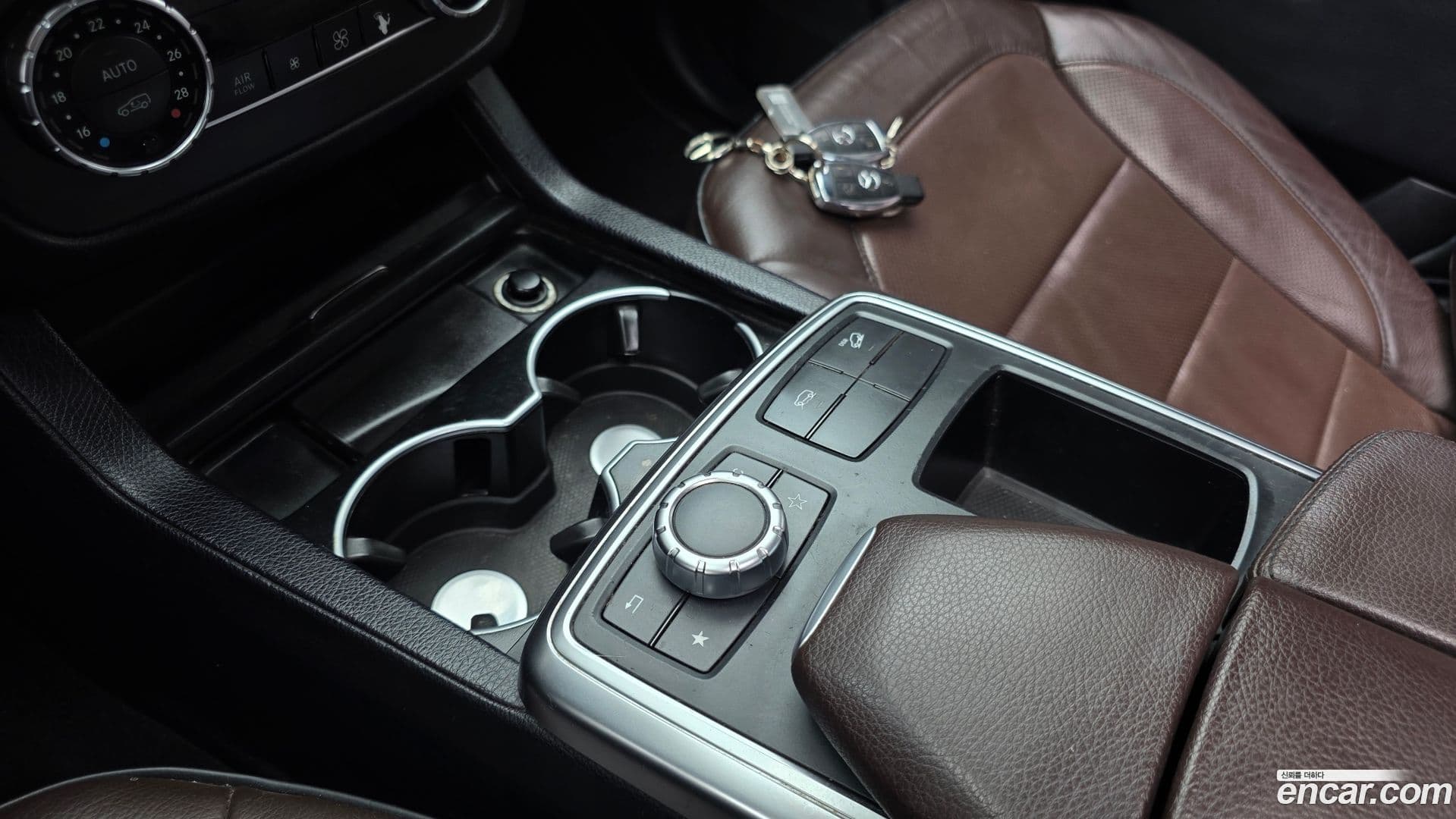 Main__Slider__Photo:M-class Mercedes-Benz 2012.10-29
