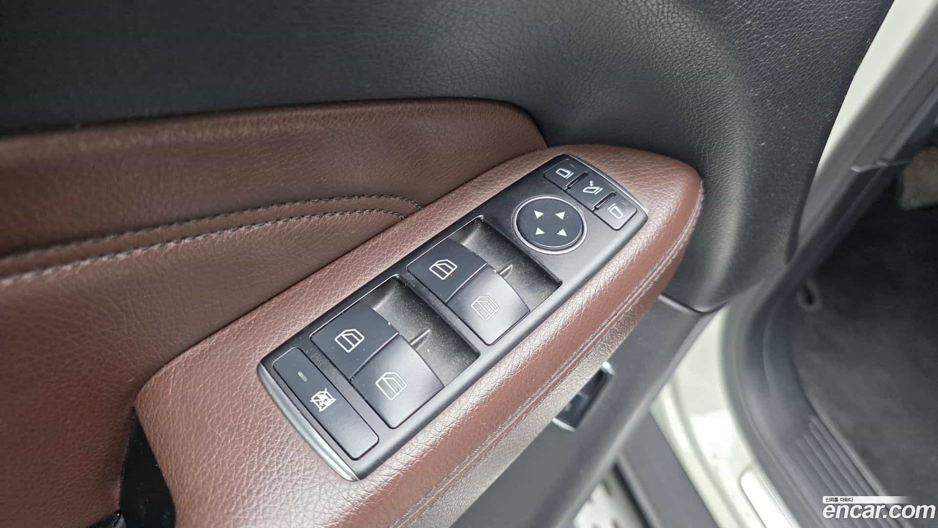 M-class Mercedes-Benz 2012.10-OPTION-046
