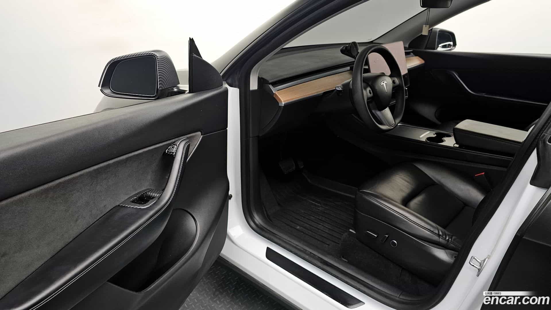 Model Y Tesla 2021.5-INNER-010