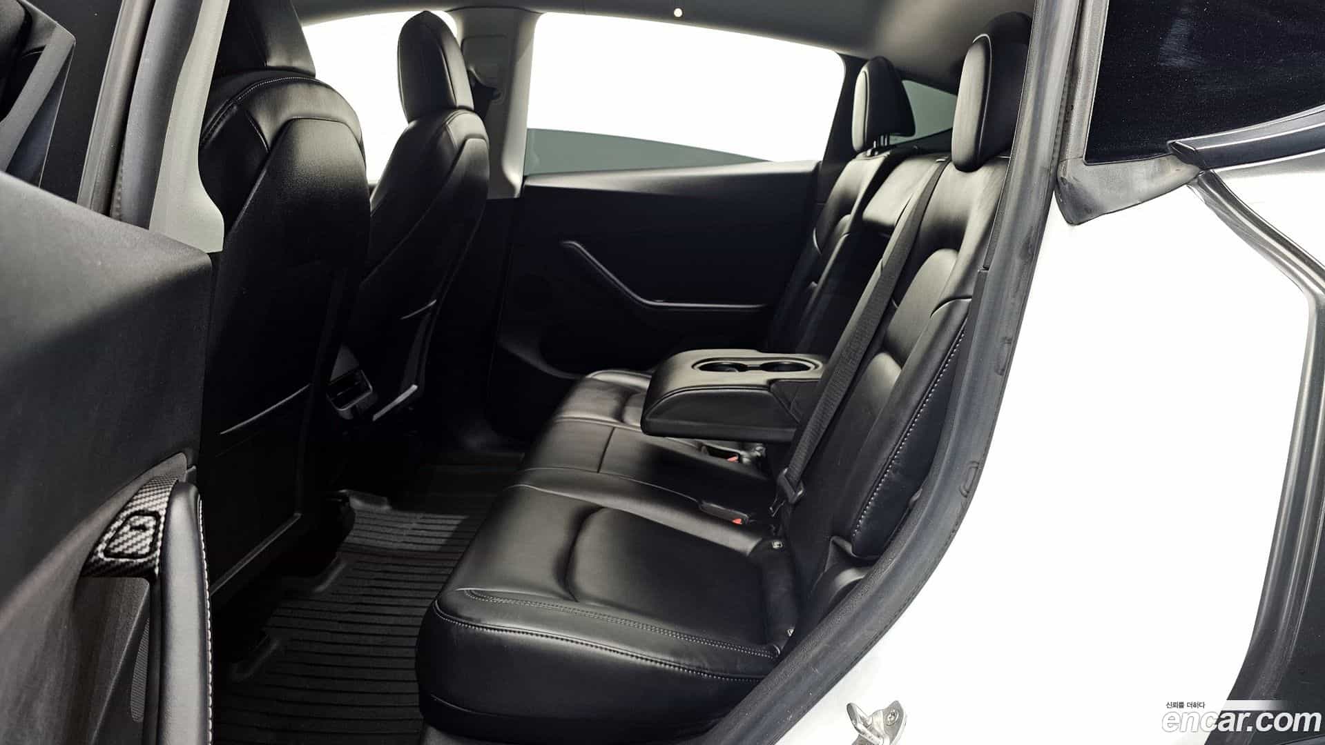Model Y Tesla 2021.5-OPTION-015