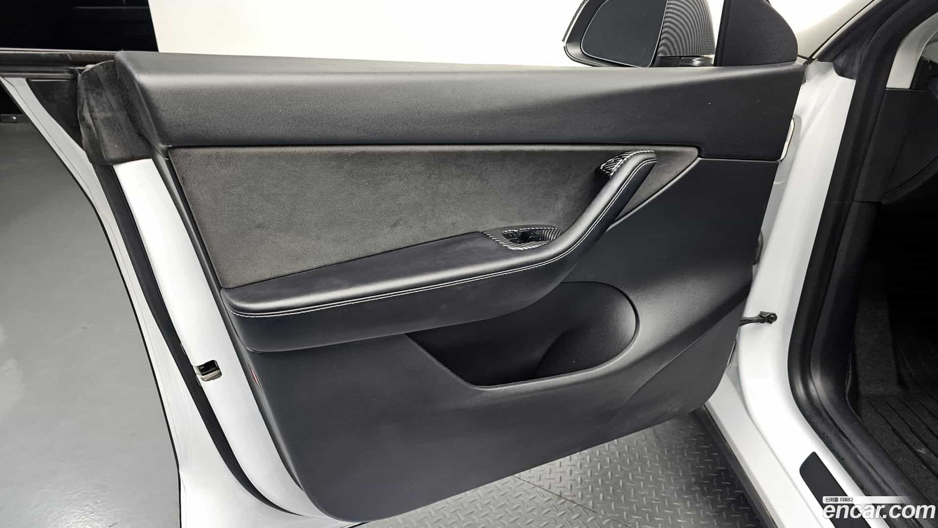 Model Y Tesla 2021.5-INNER-034