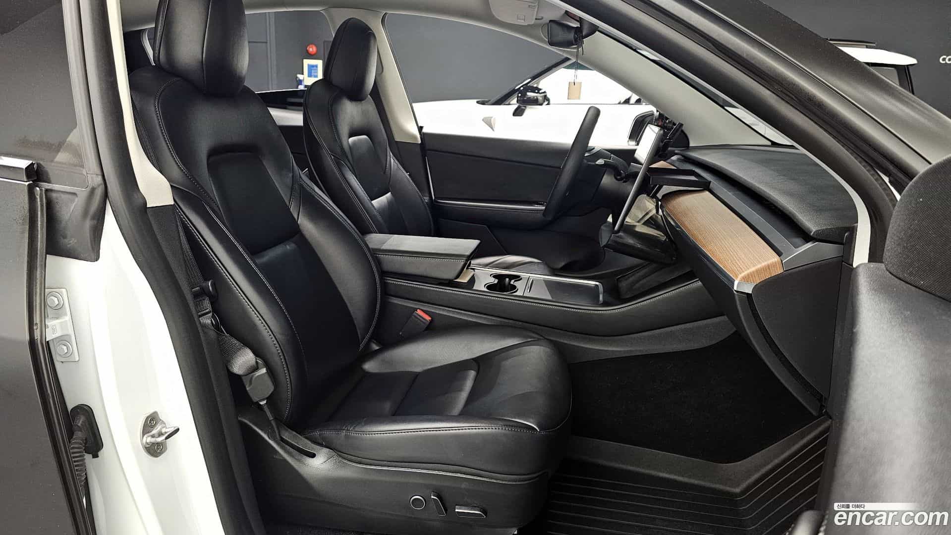 Model Y Tesla 2021.5-INNER-036