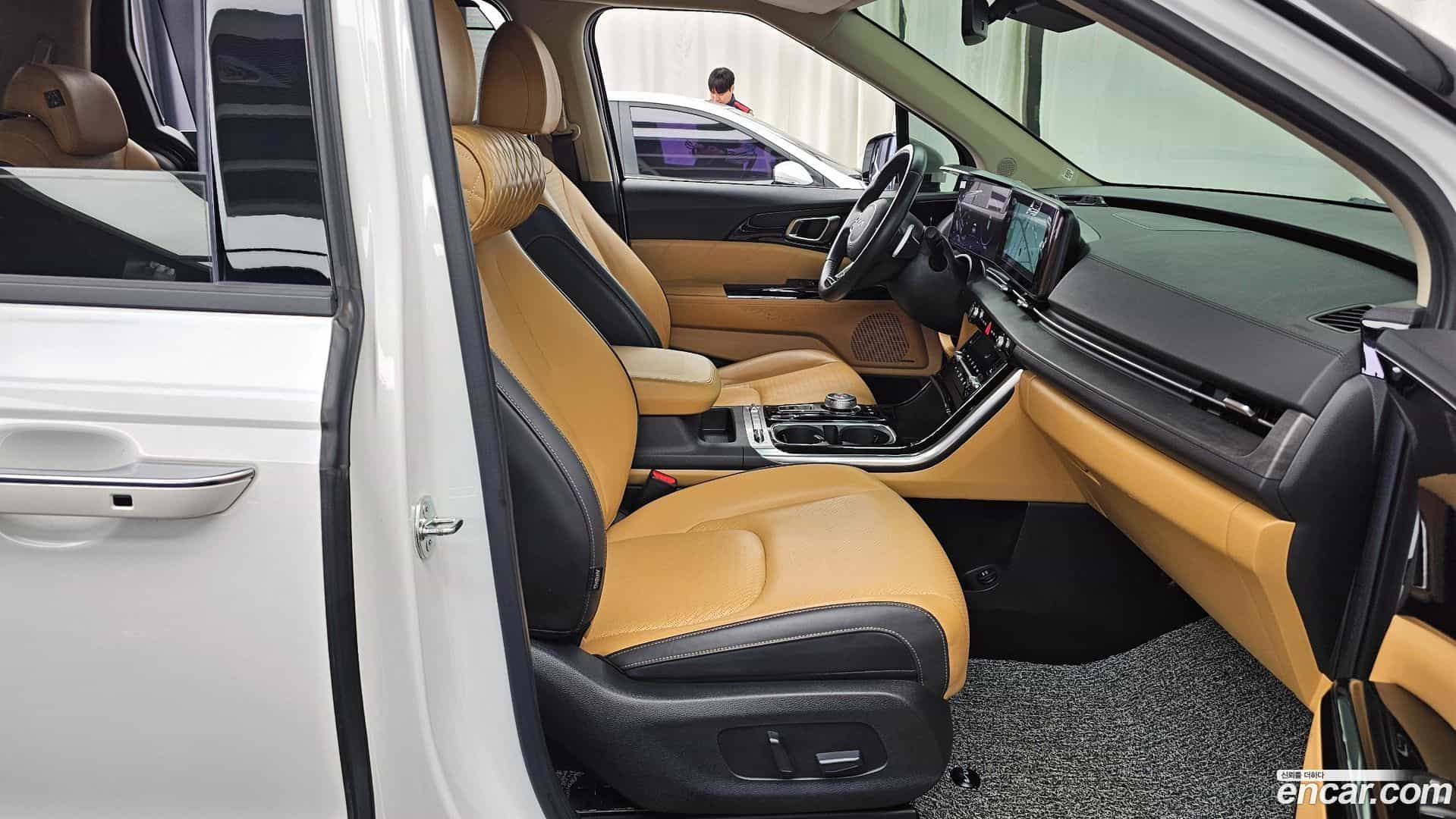 Canival Kia 2023.8-OPTION-015