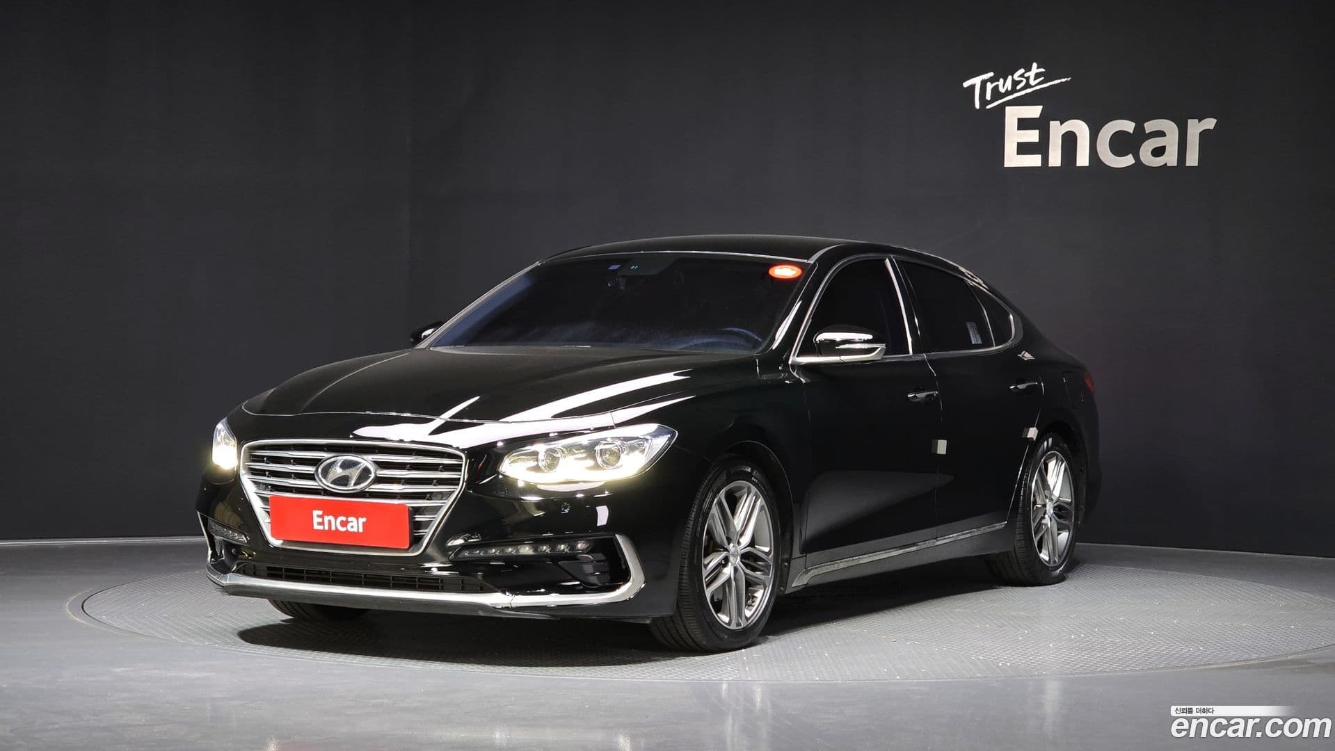 Main__Slider__Photo:Grandeur Hyundai 2018.2-0