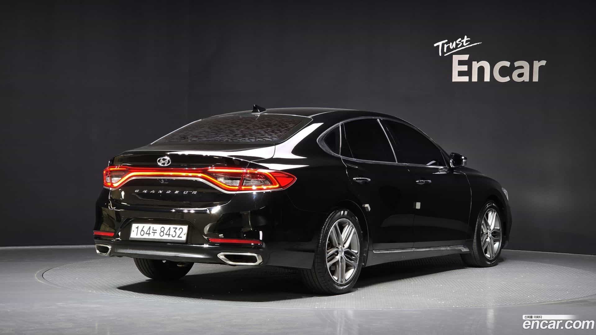 Grandeur Hyundai 2018.2-OUTER-002