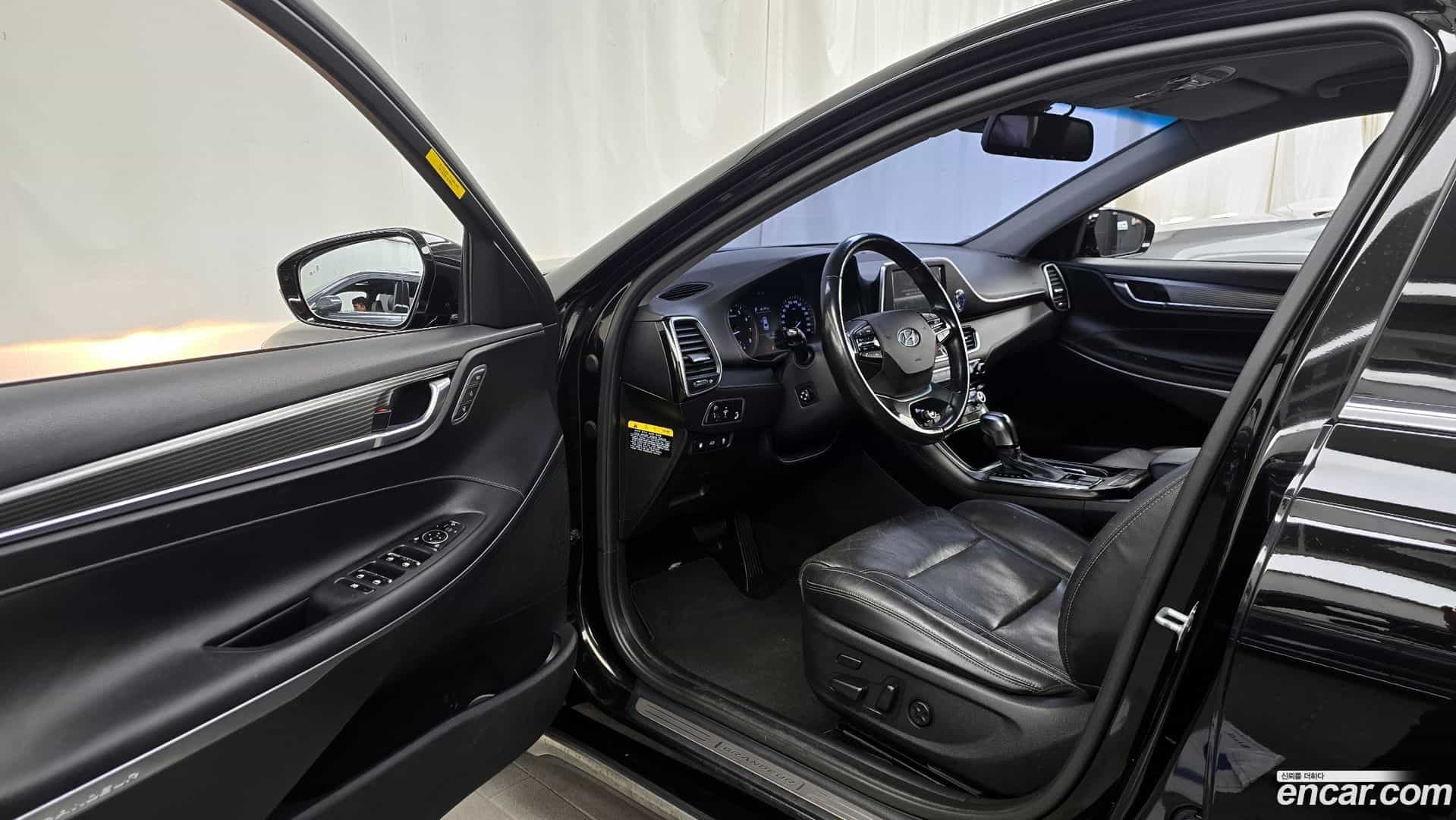 Grandeur Hyundai 2018.2-INNER-010