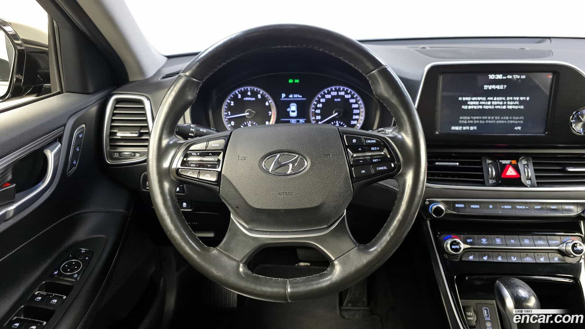 Grandeur Hyundai 2018.2-OPTION-017