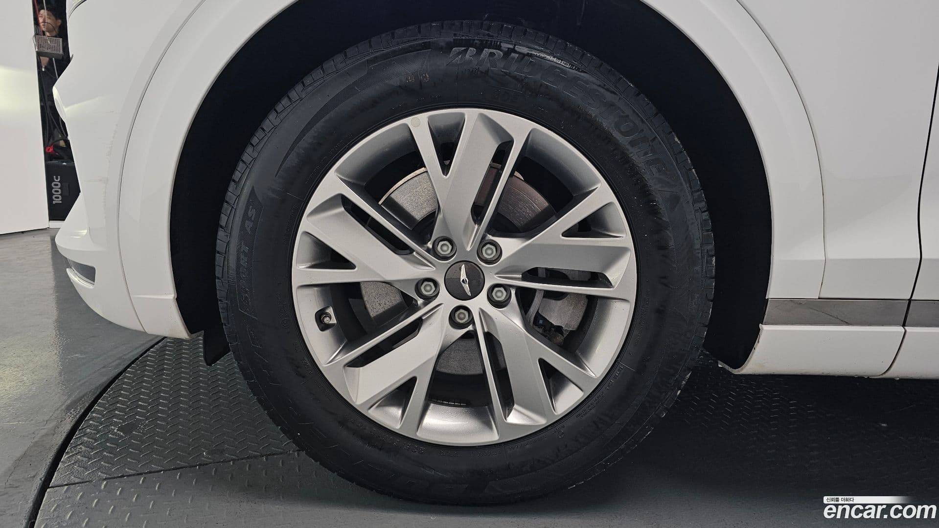 Main__Slider__Photo:GV70 Genesis 2022.3-4