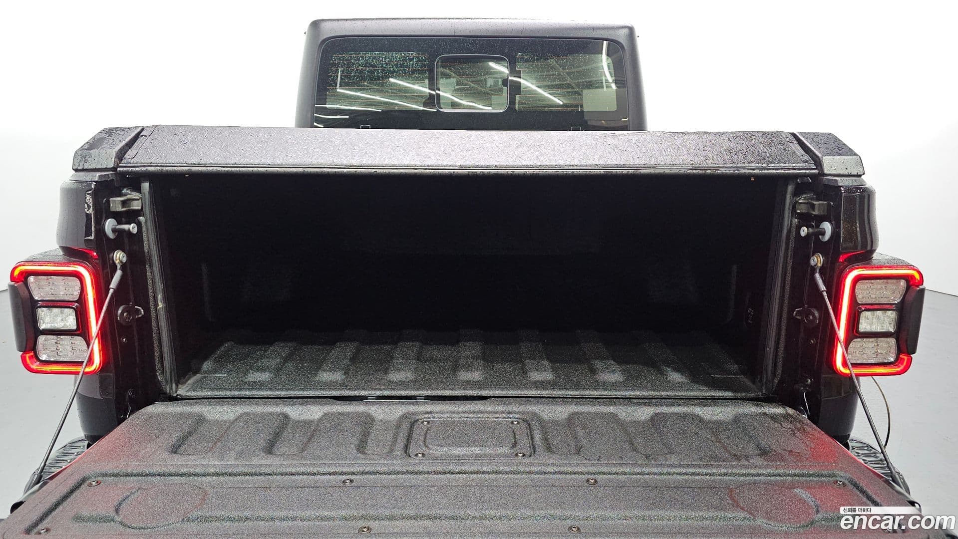 Main__Slider__Photo:Gladiator Jeep 2021.1-19