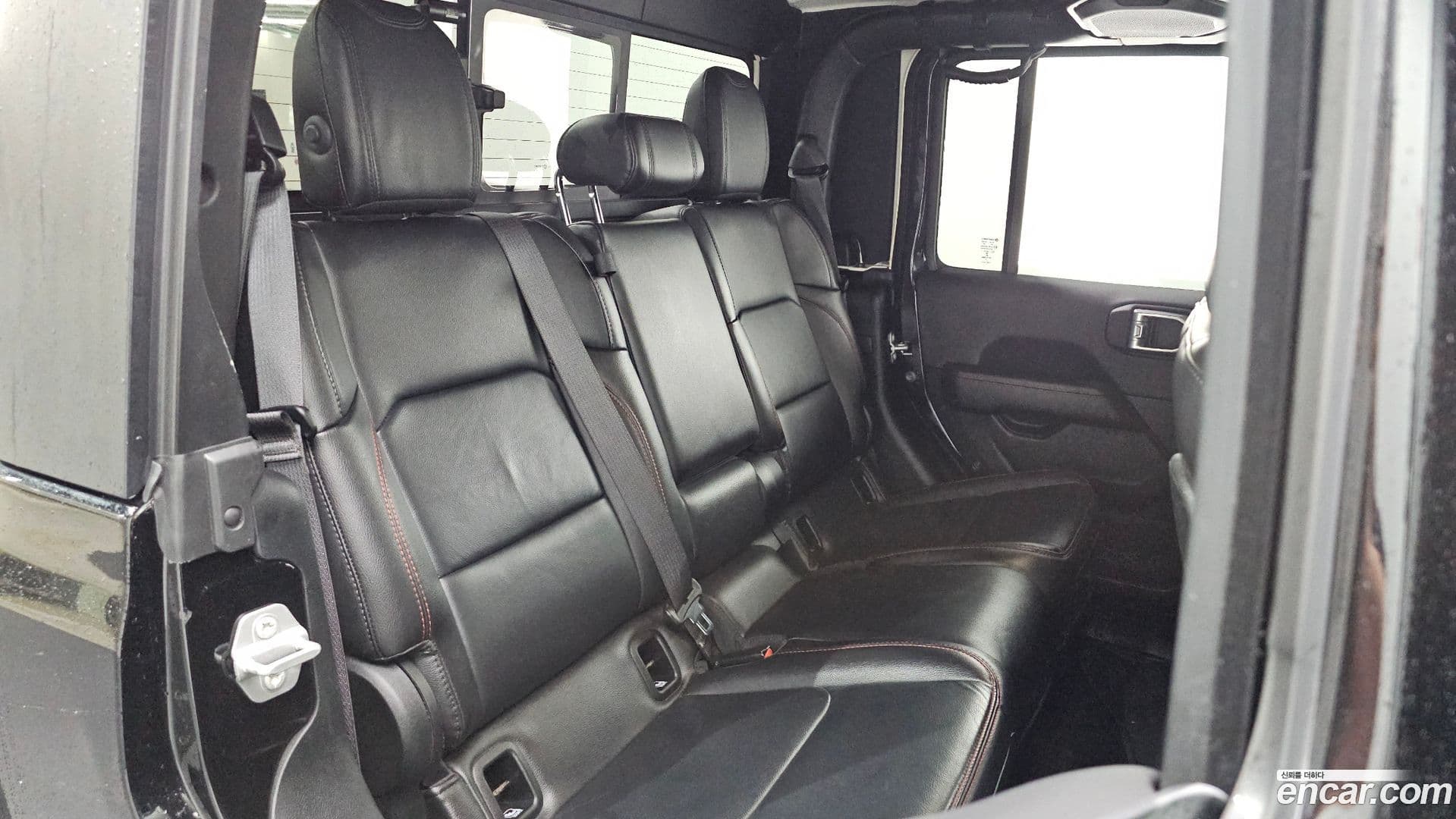 Main__Slider__Photo:Gladiator Jeep 2021.1-27