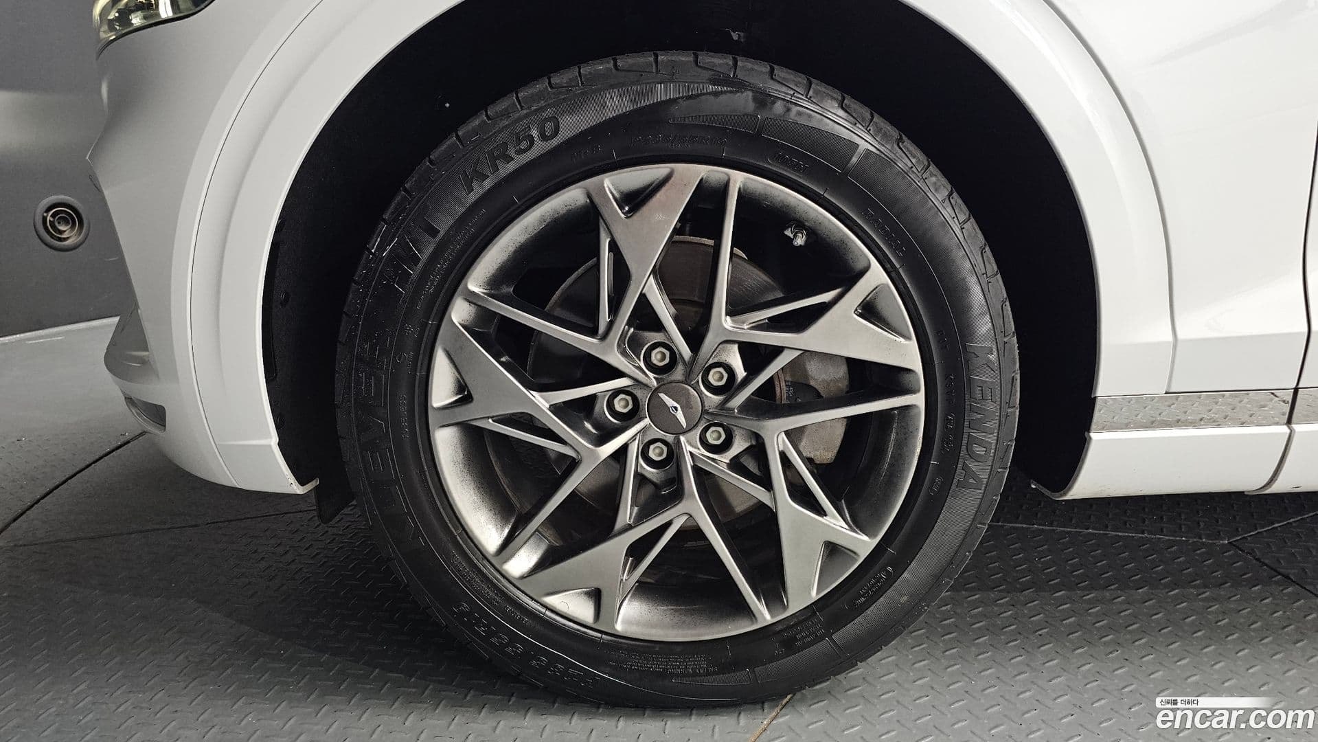Main__Slider__Photo:GV70 Genesis 2021.3-4