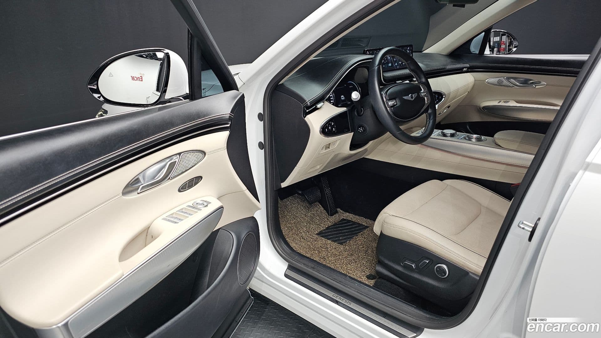 Main__Slider__Photo:GV70 Genesis 2021.3-10
