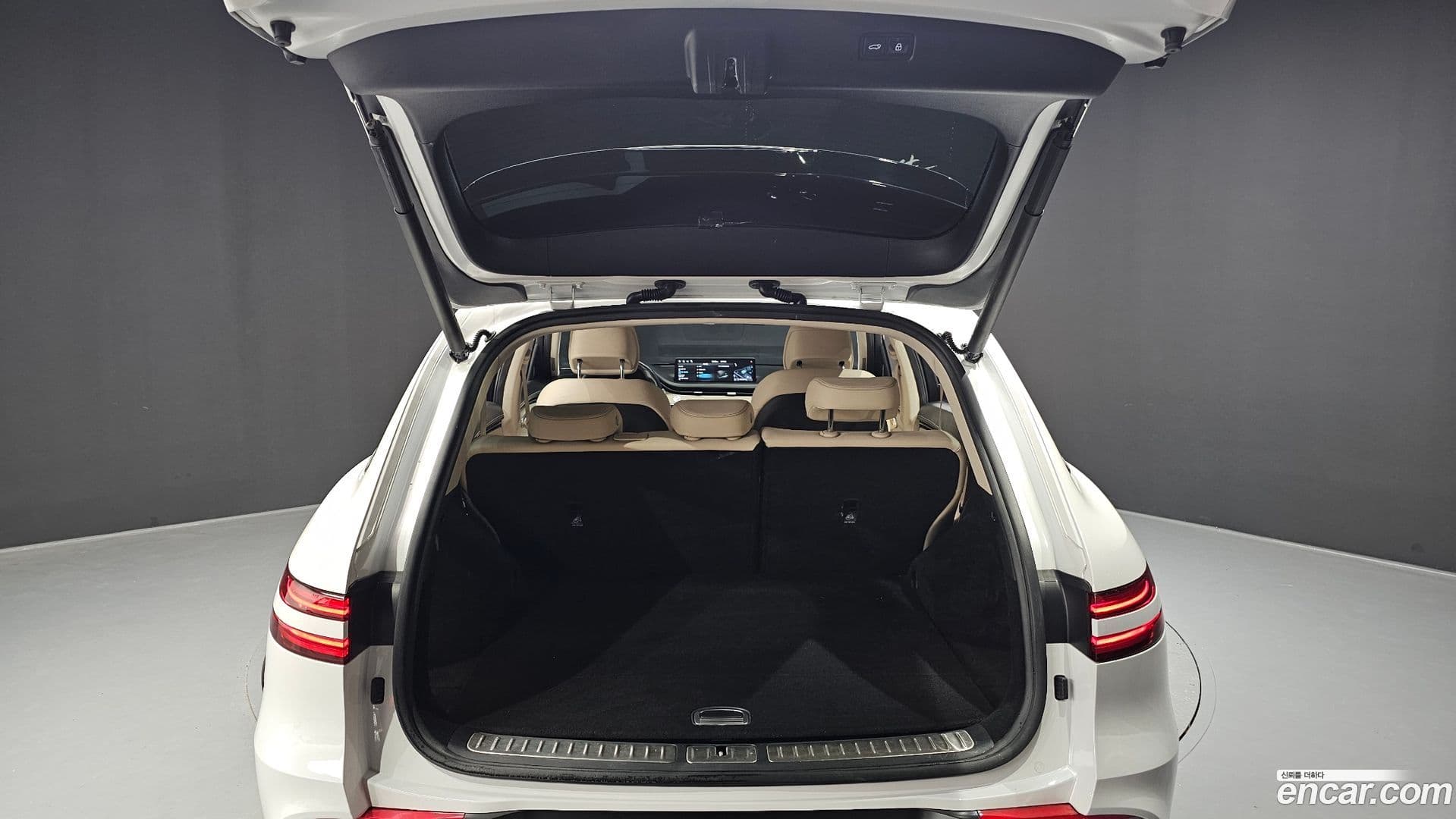Main__Slider__Photo:GV70 Genesis 2021.3-19