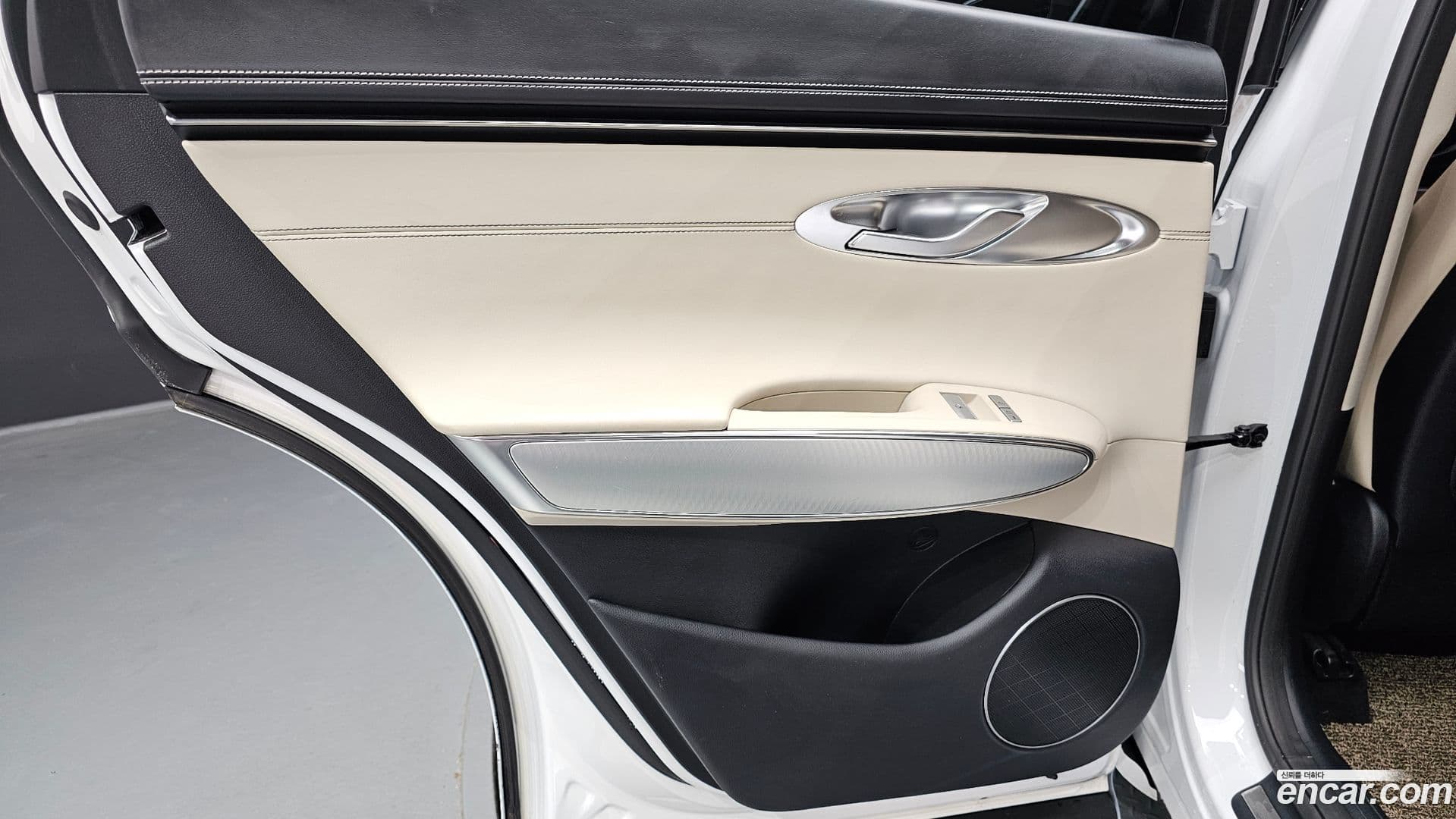 Main__Slider__Photo:GV70 Genesis 2021.3-24