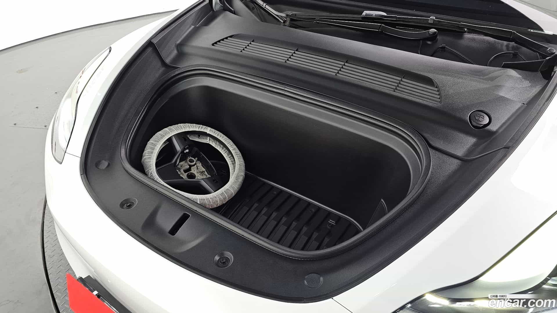 Model Y Tesla 2023.7-OUTER-006