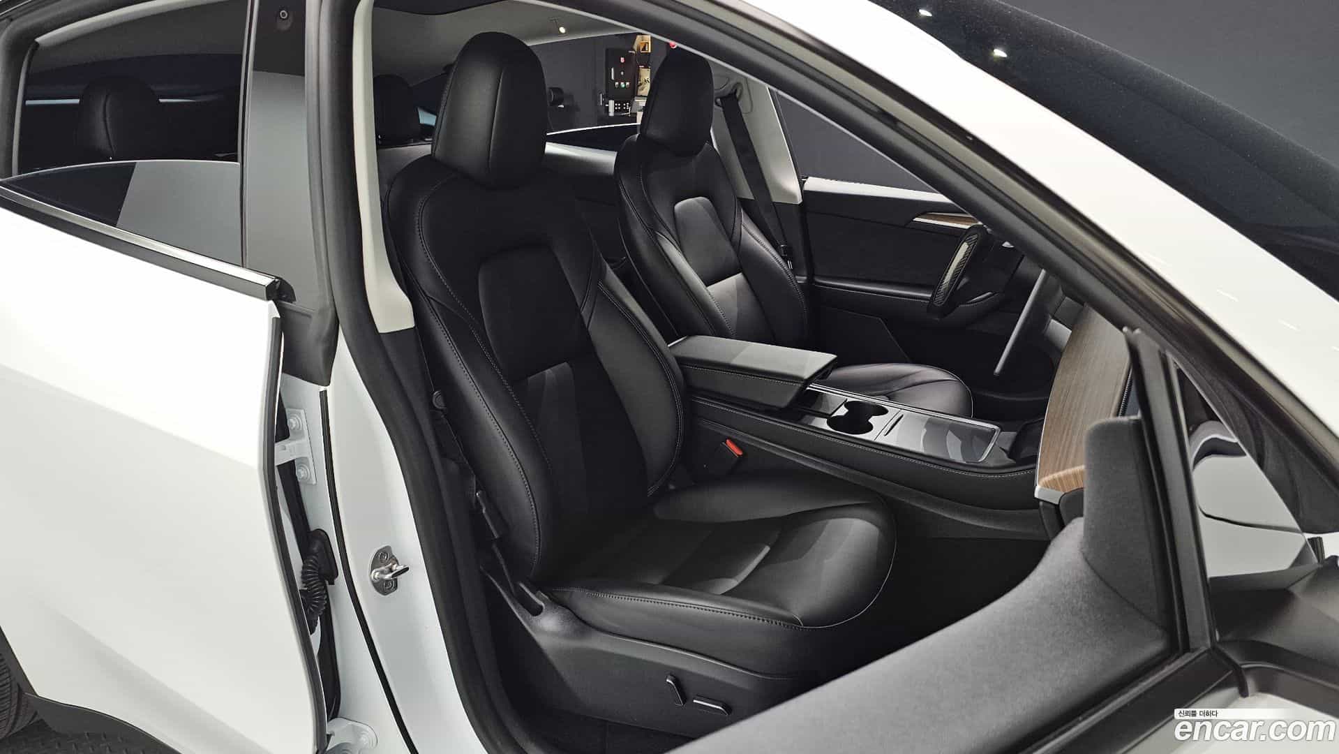 Model Y Tesla 2023.7-OPTION-016