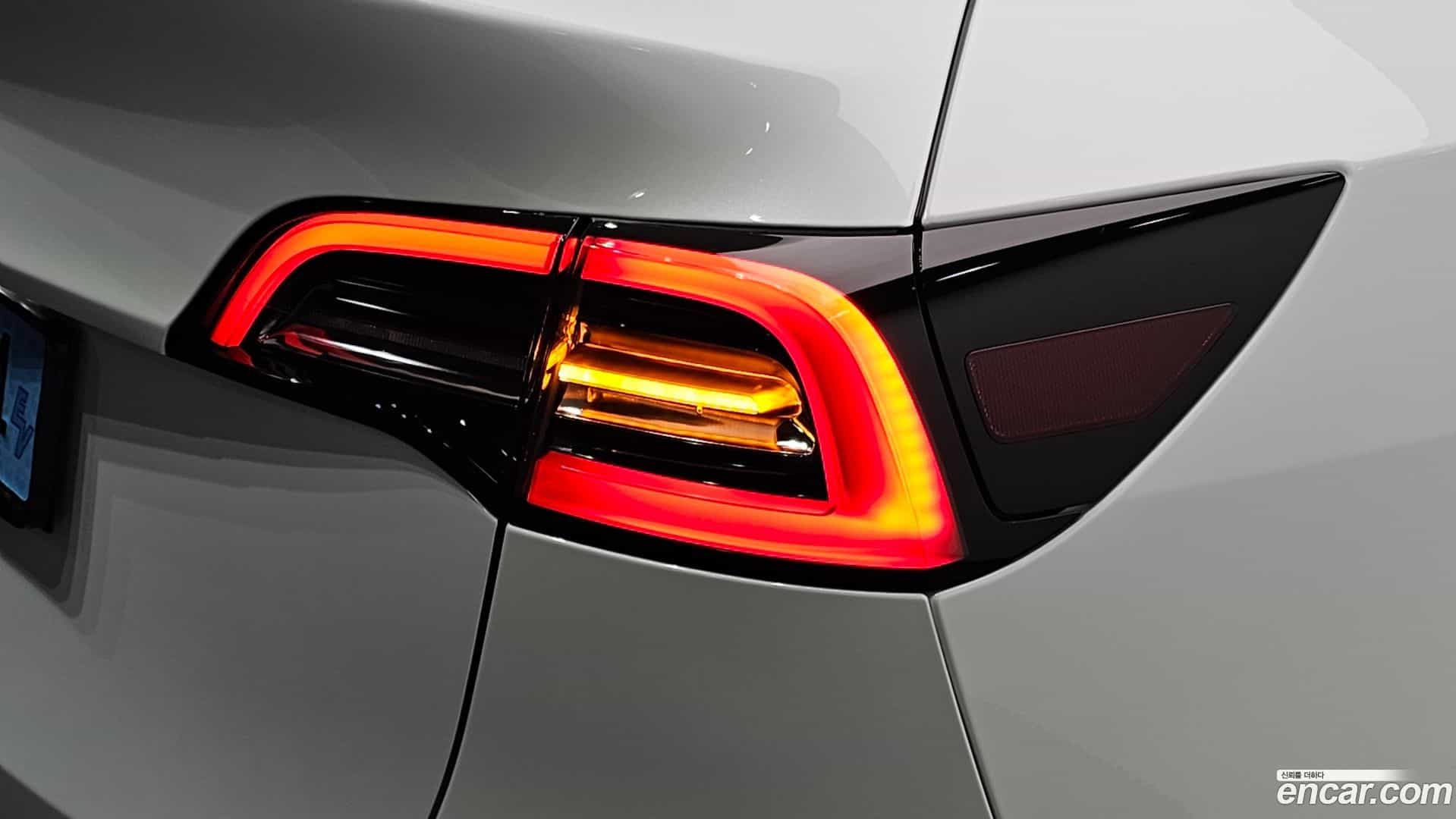 Model Y Tesla 2023.7-OUTER-033