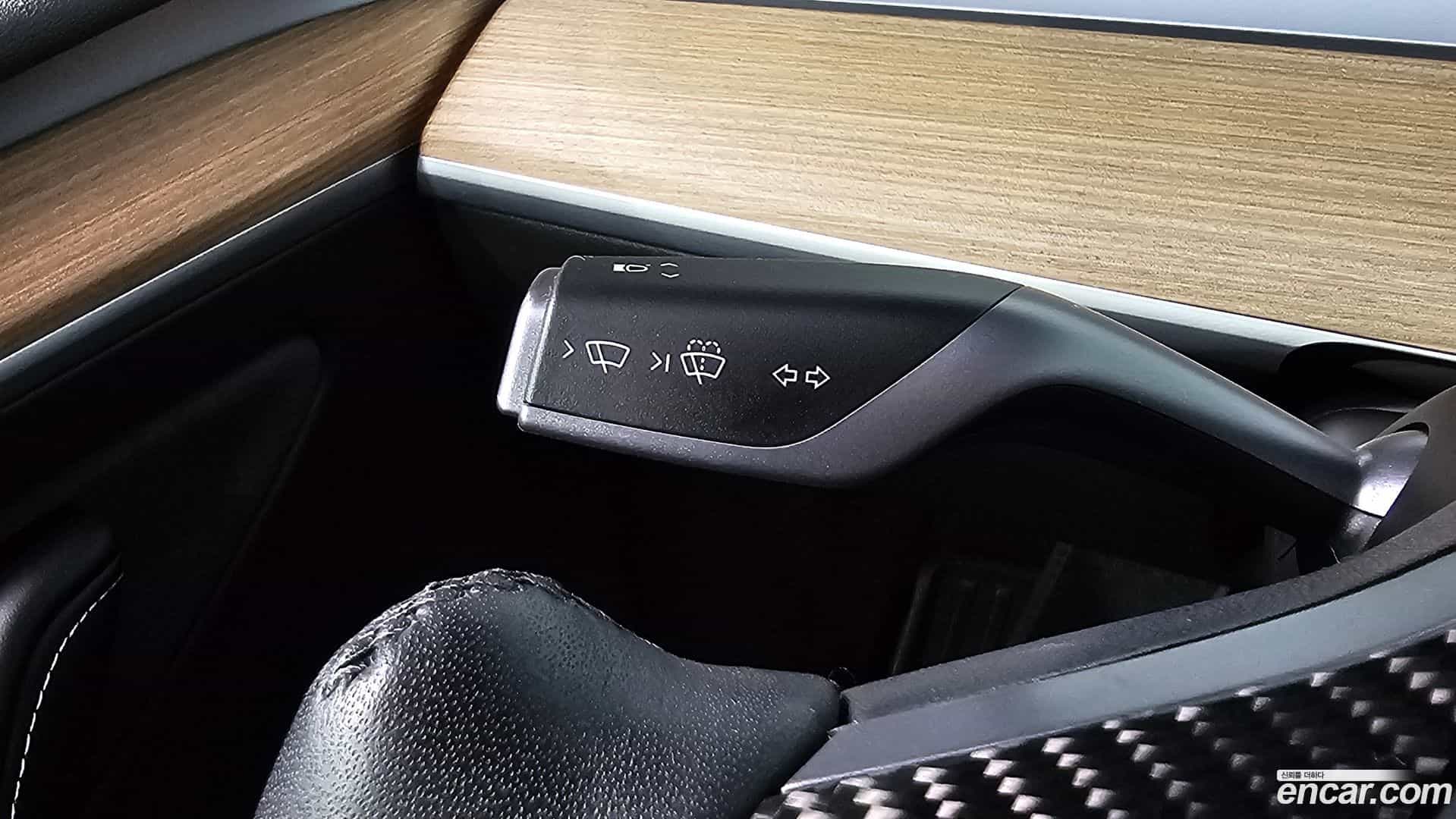 Model Y Tesla 2023.7-OPTION-041