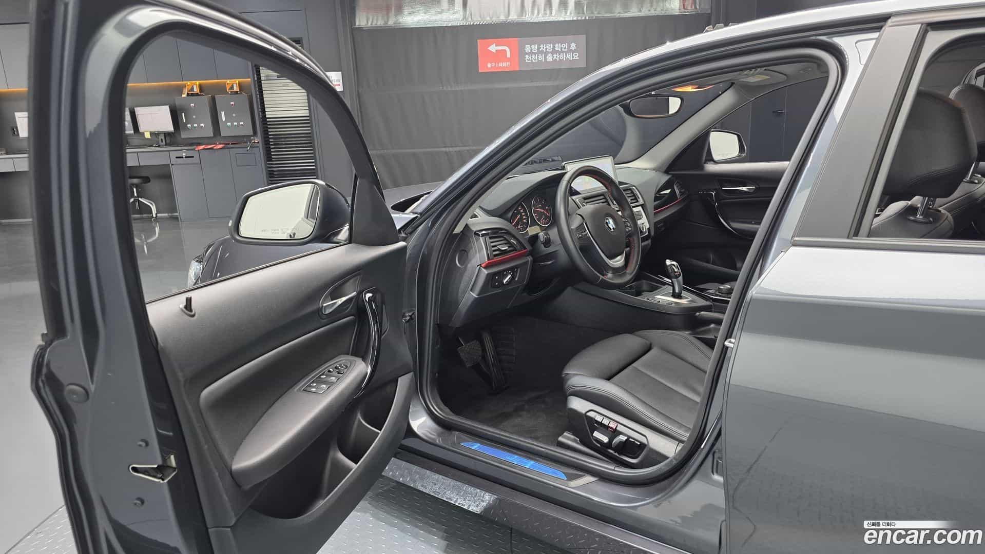 1-Series BMW 2017.5-INNER-010