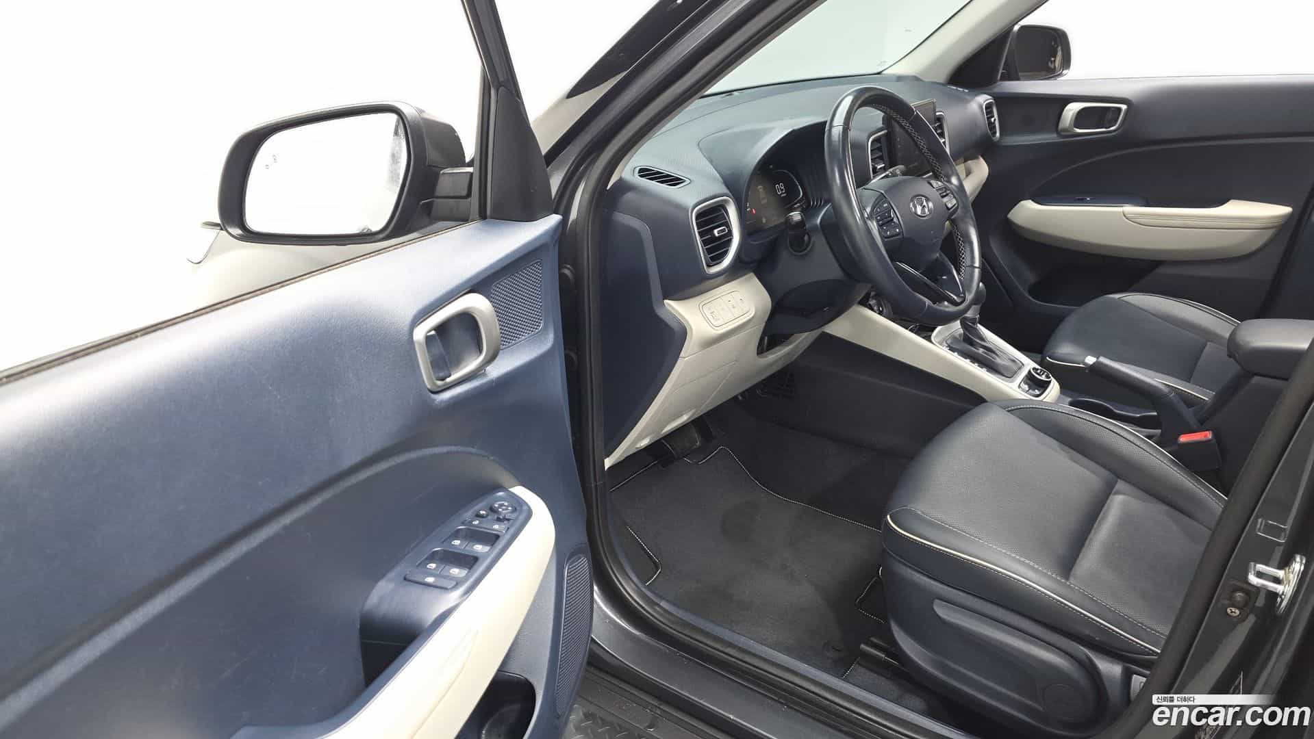 Venue Hyundai 2022.10-INNER-010