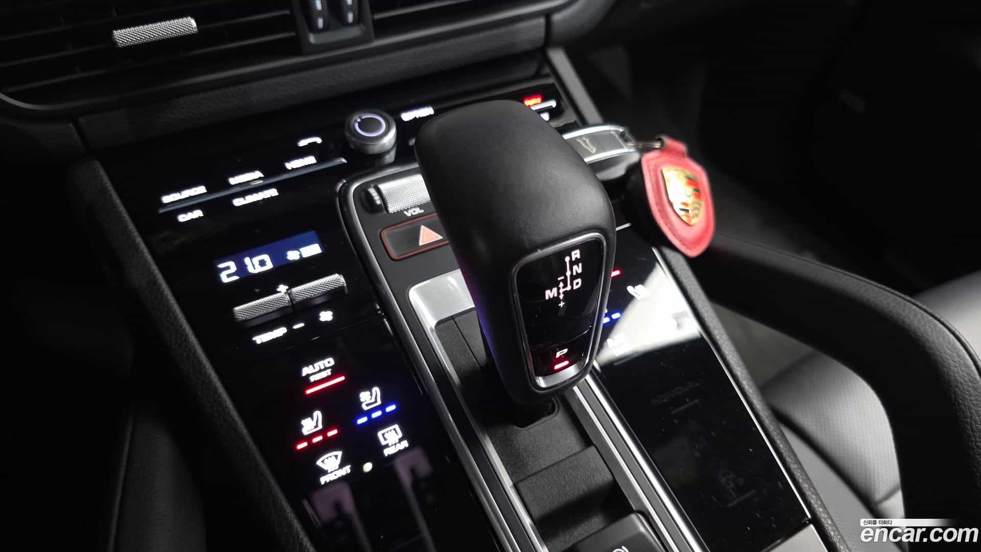 Cayenne Porsche 2021.1-INNER-009