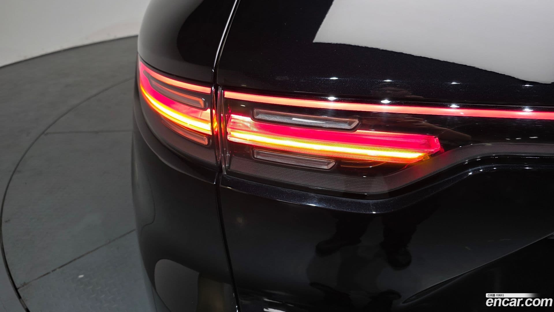 Main__Slider__Photo:Cayenne Porsche 2021.1-22