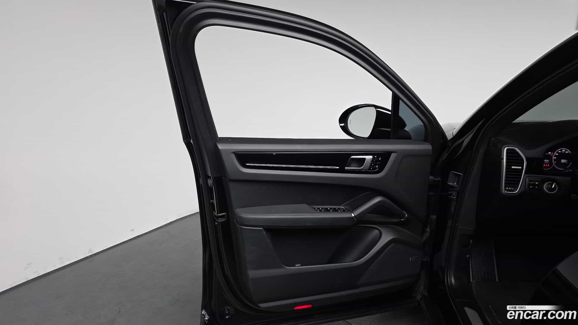 Cayenne Porsche 2021.1-INNER-034