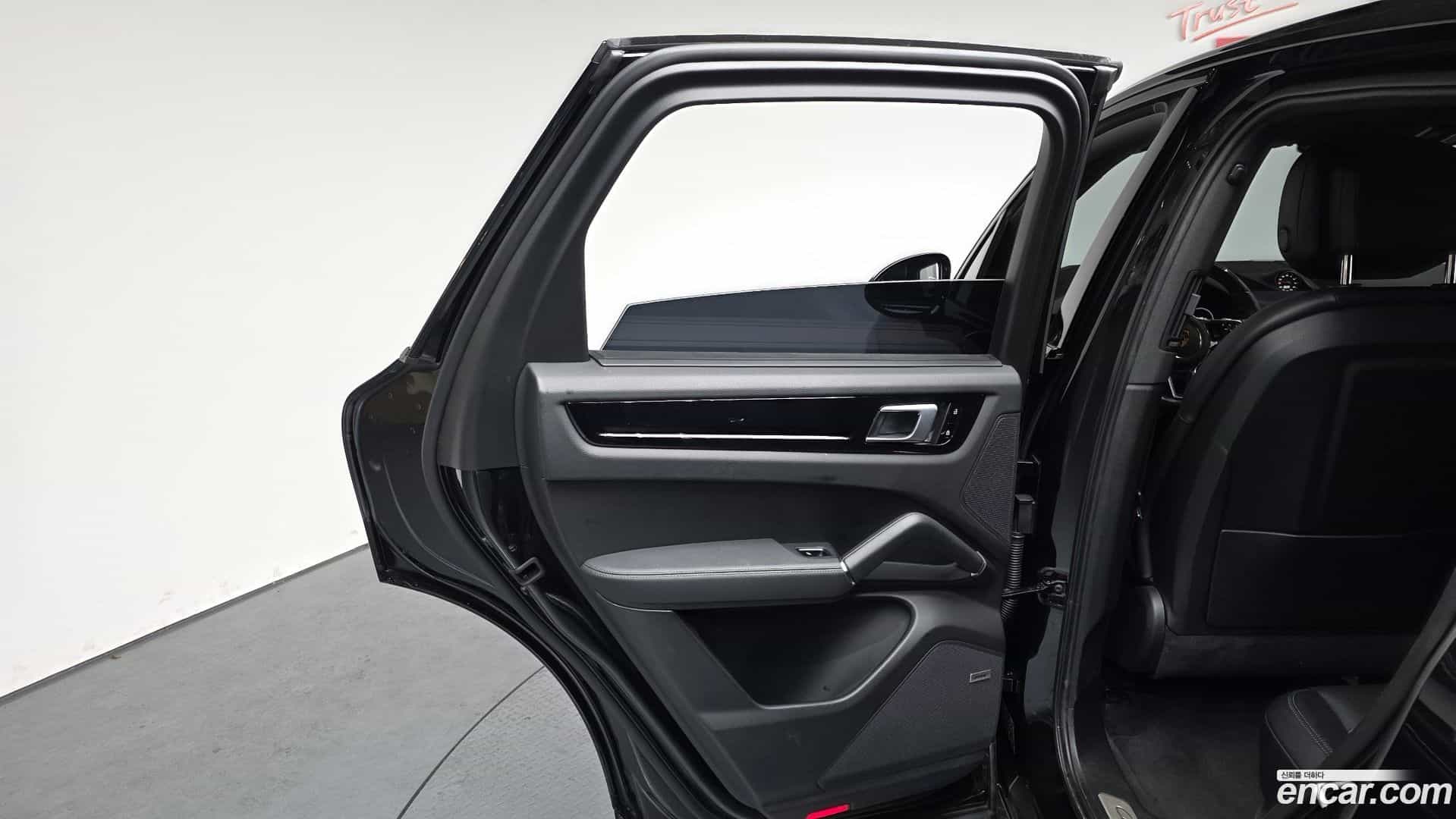 Cayenne Porsche 2021.1-INNER-035