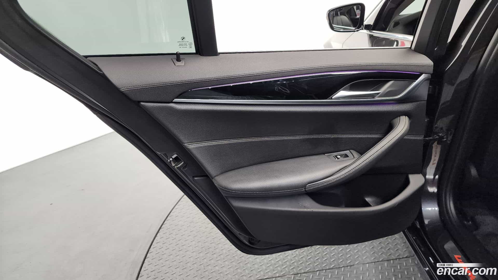 5-Series BMW 2018.10-INNER-035