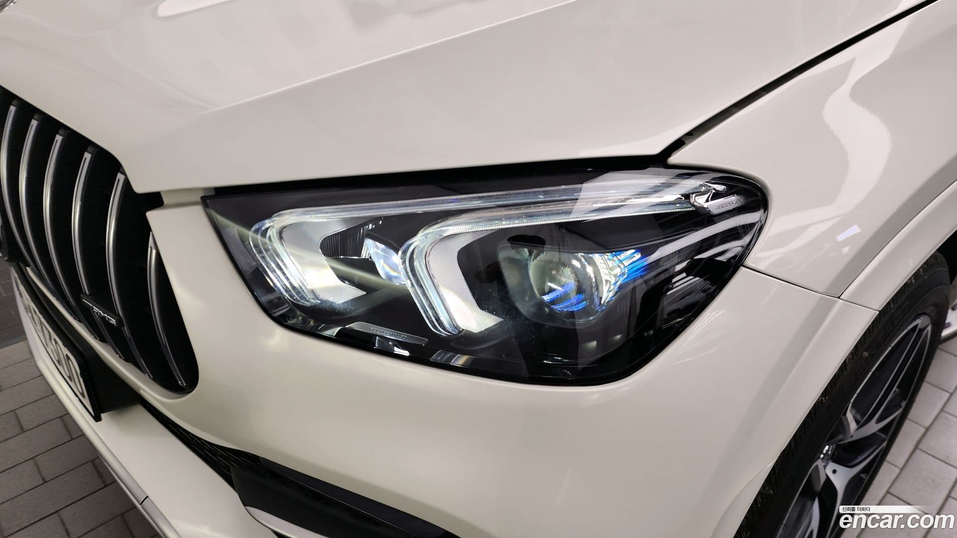 Main__Slider__Photo:GLE-Class Mercedes-Benz 2021.4-21