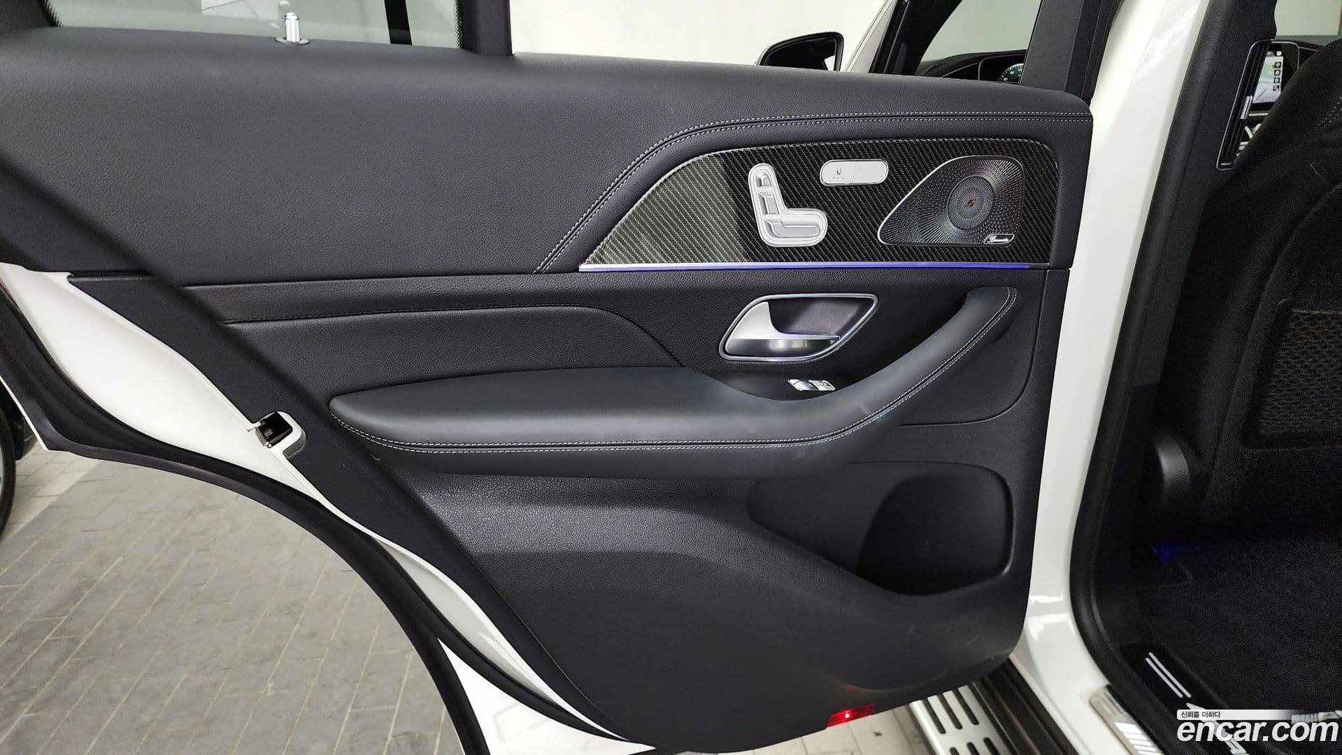 Main__Slider__Photo:GLE-Class Mercedes-Benz 2021.4-24