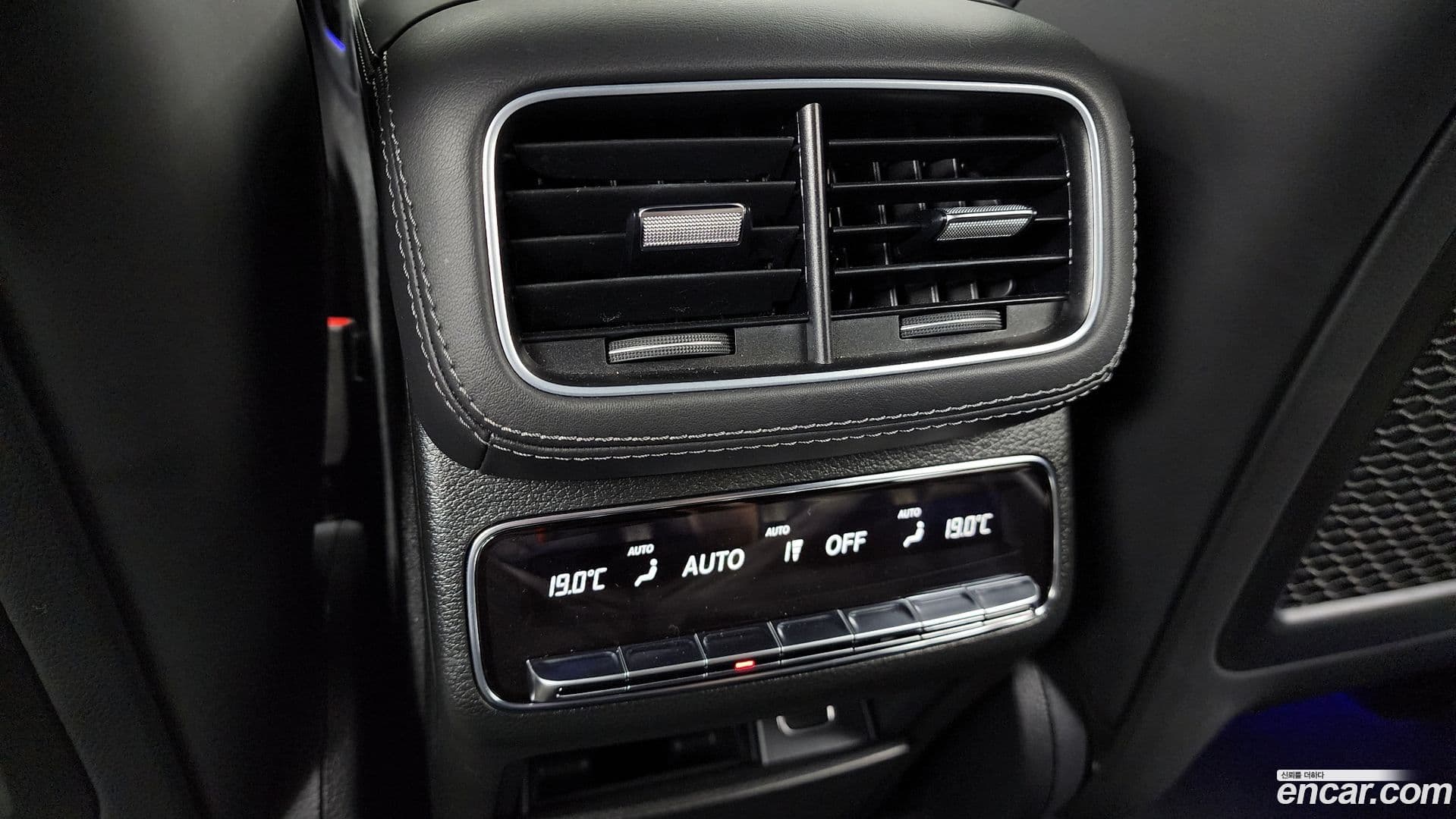 Main__Slider__Photo:GLE-Class Mercedes-Benz 2021.4-30