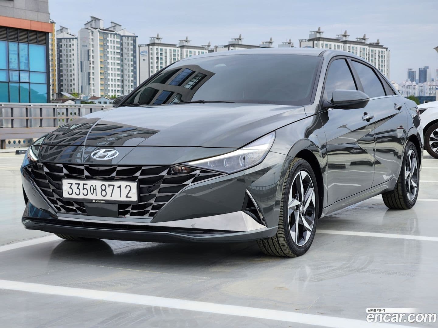 Main__Slider__Photo:AVANTE Hyundai 2021.3-0