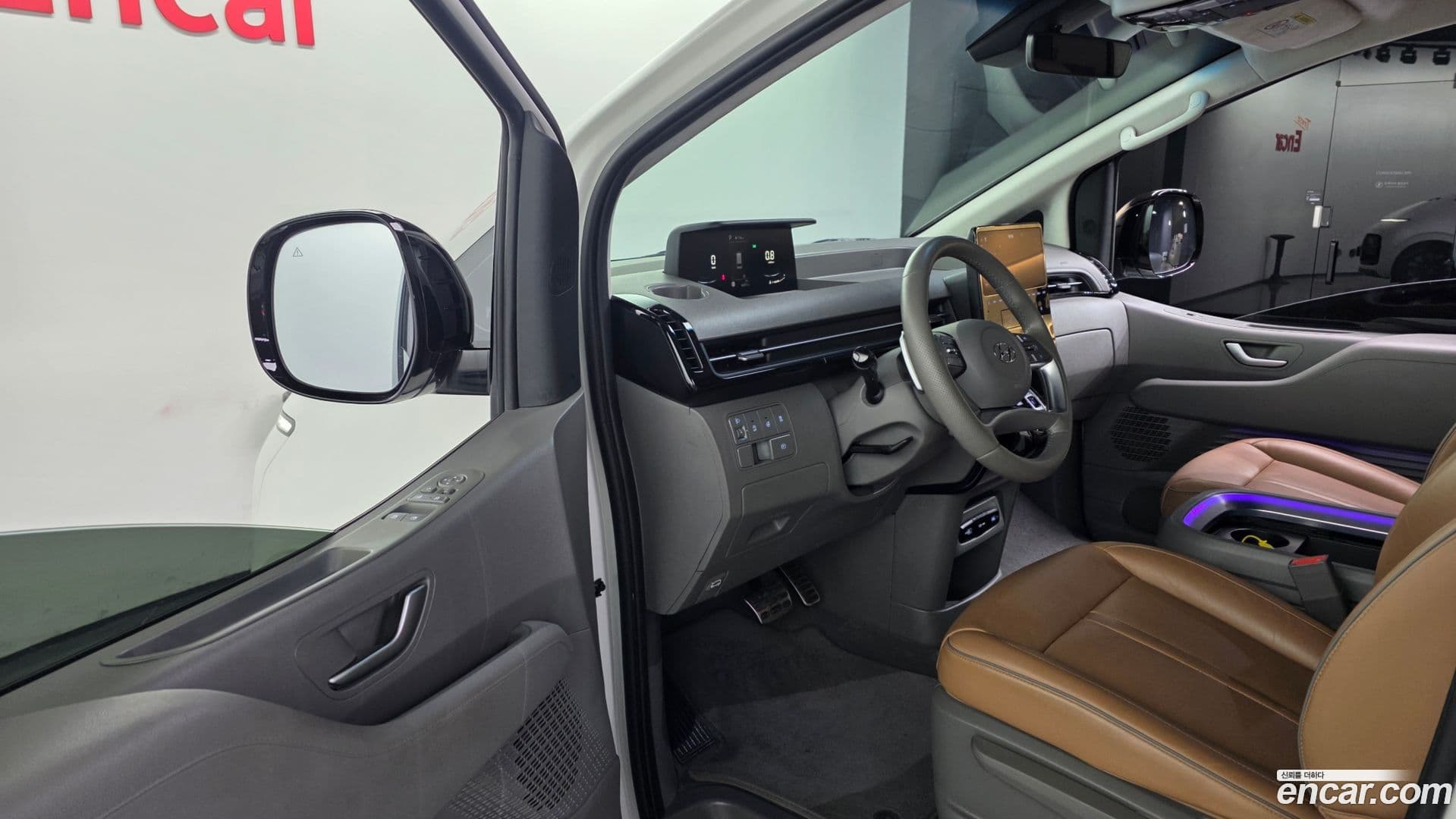 Main__Slider__Photo:Staria Hyundai 2024.2-9