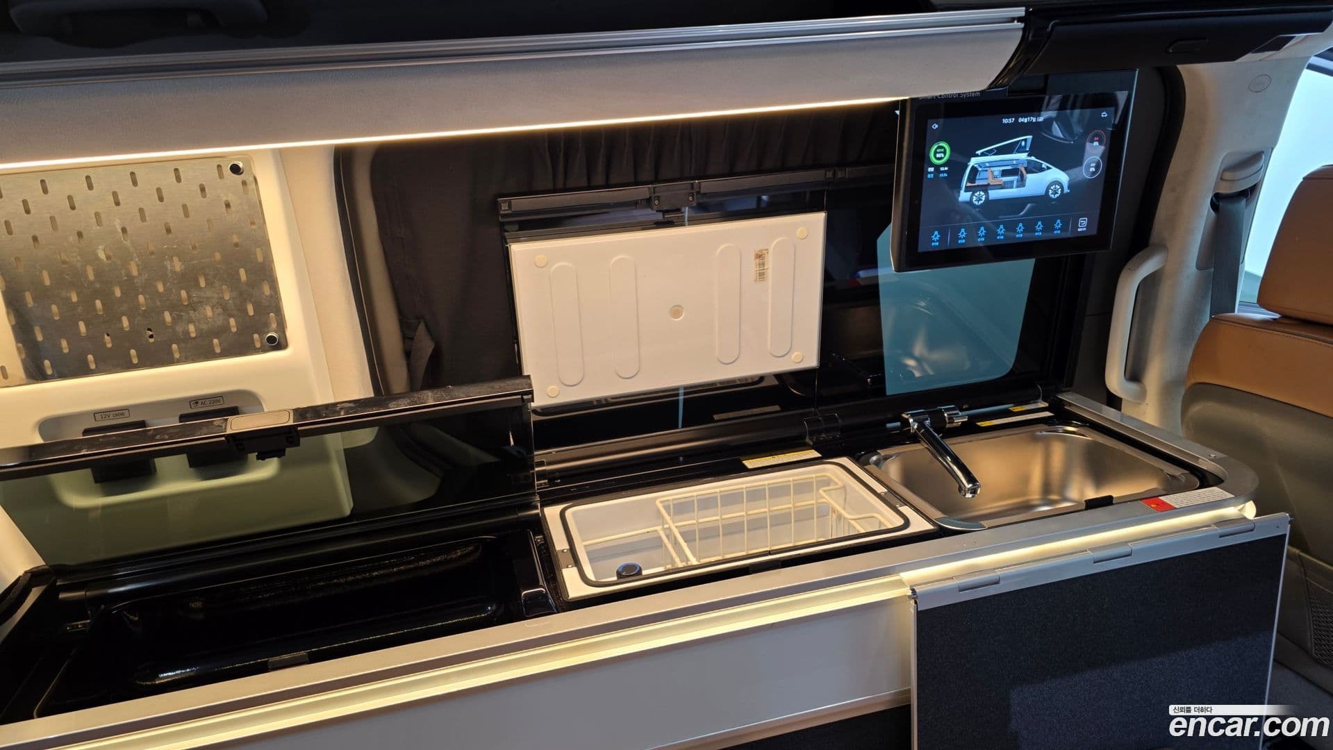 Main__Slider__Photo:Staria Hyundai 2024.2-16