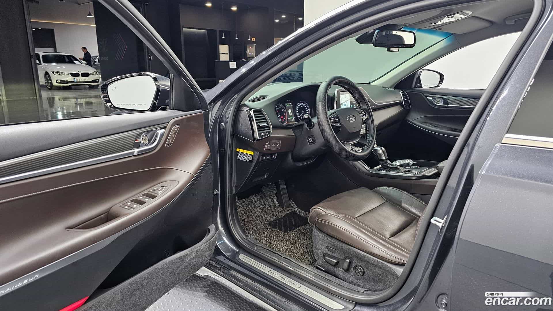 Grandeur Hyundai 2019.0-INNER-010