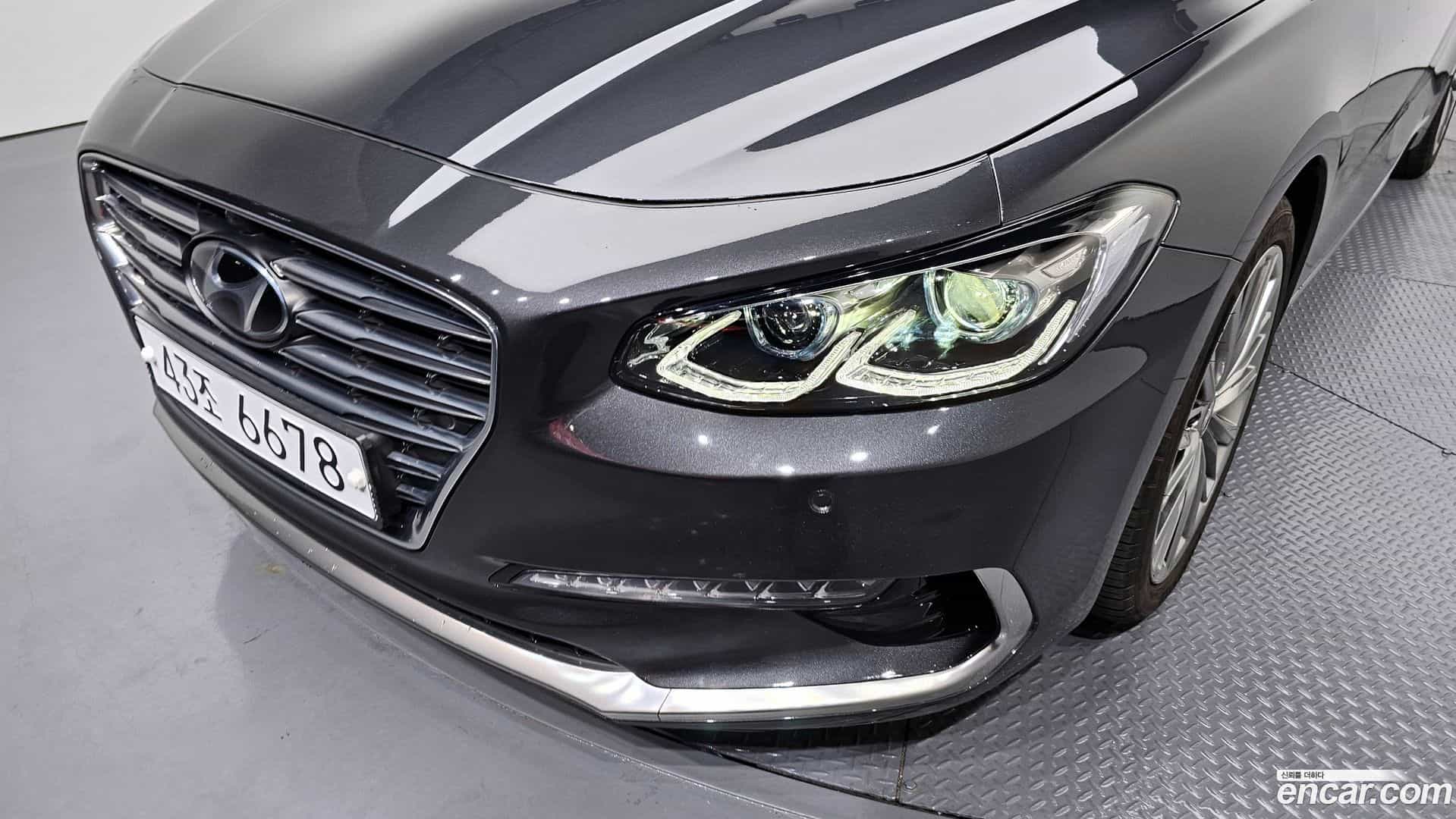 Grandeur Hyundai 2019.0-OUTER-032