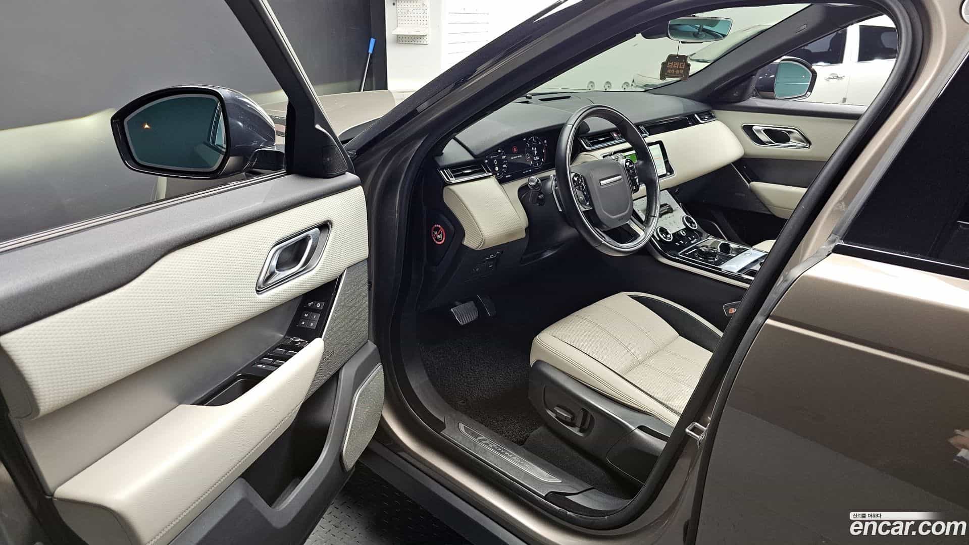 Range Rover Velar Land Rover 2019.8-INNER-010