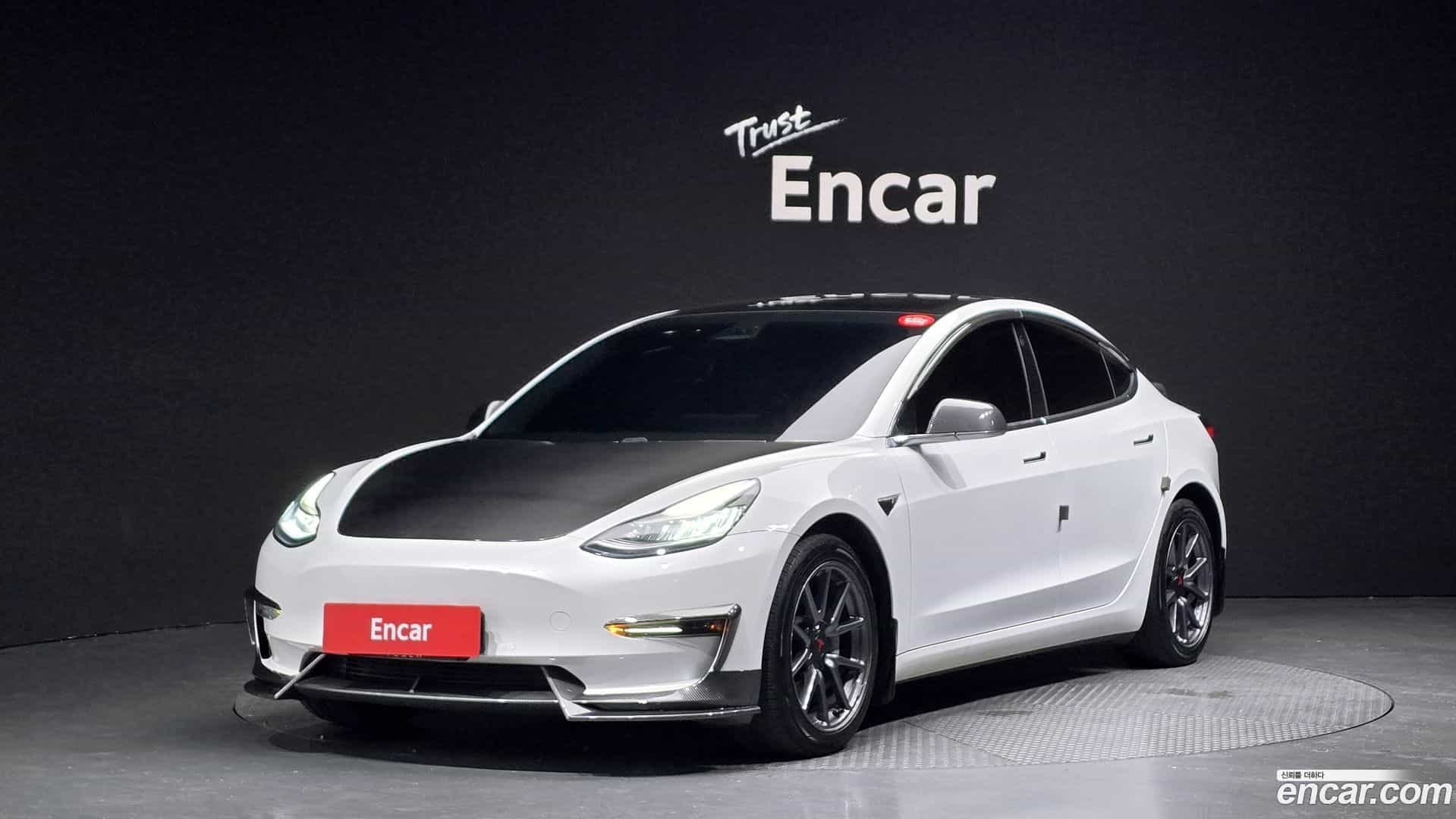 Model 3 Tesla 2020.5-OUTER-001
